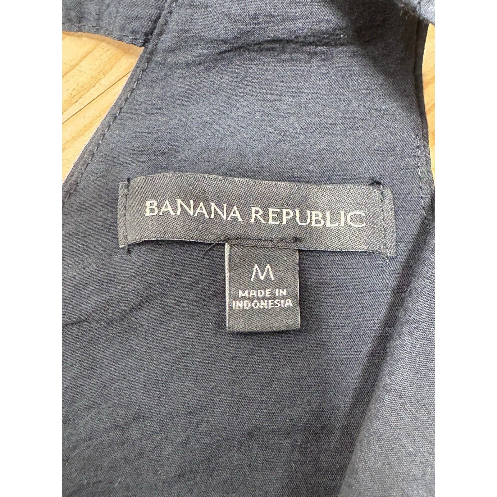 Banana Republic Lightweight Crinkly Shift Dress Black Minimalist Size Medium