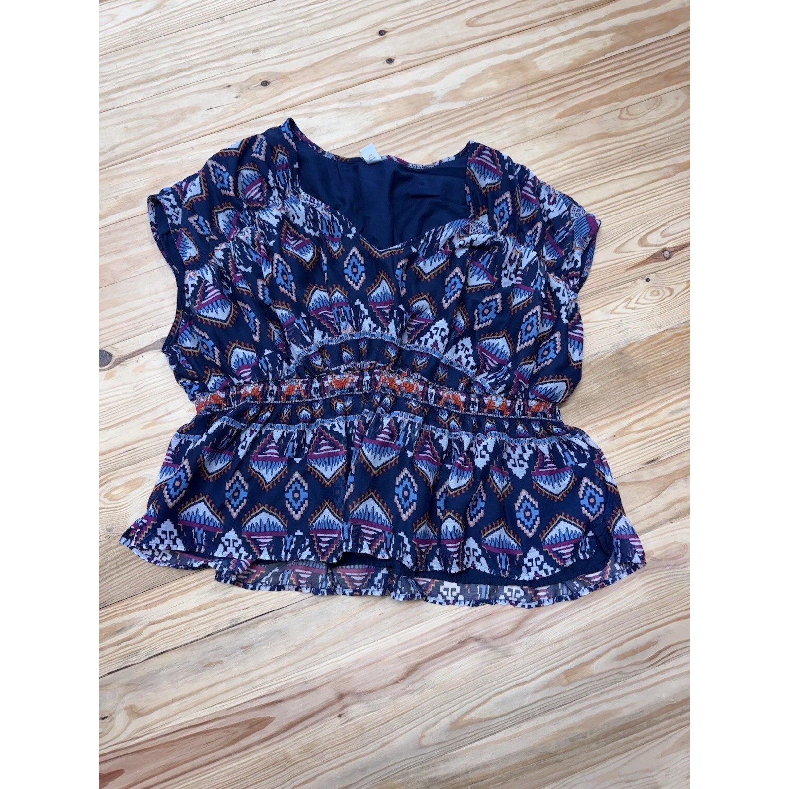Old Navy Top Blue V-Neck Blouse Smocked Waist Cap Sleeve Geometric Women’s 2X