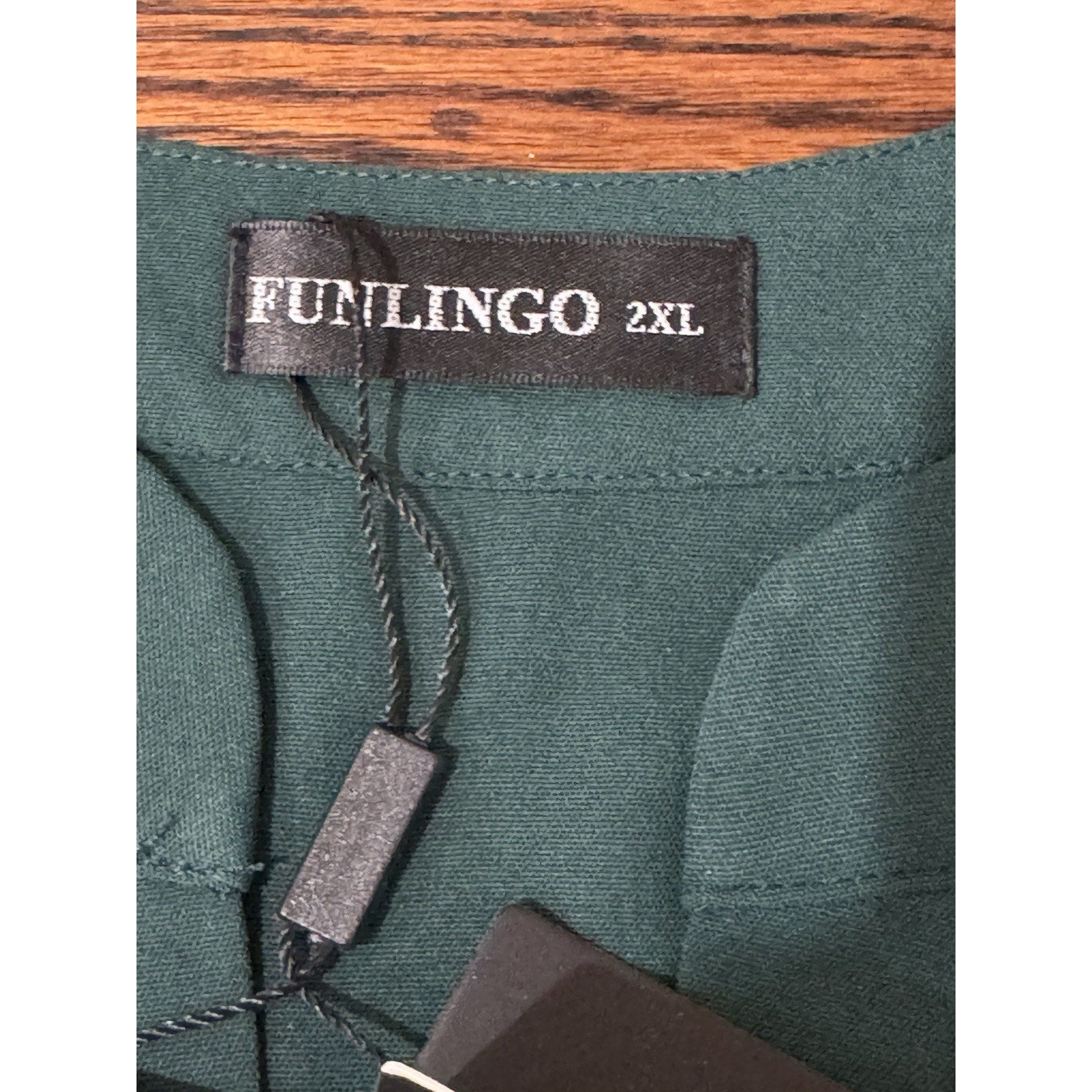 FUNLINGO Size 2XL Women's Green V-Neck Button Decorated 3/4 Sleeve Blouse NWT