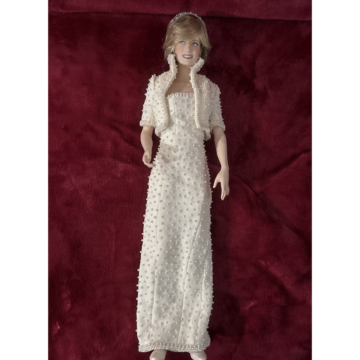 Diana Princess Porcelain Portrait Doll - Franklin Mint, White Pearl Dress