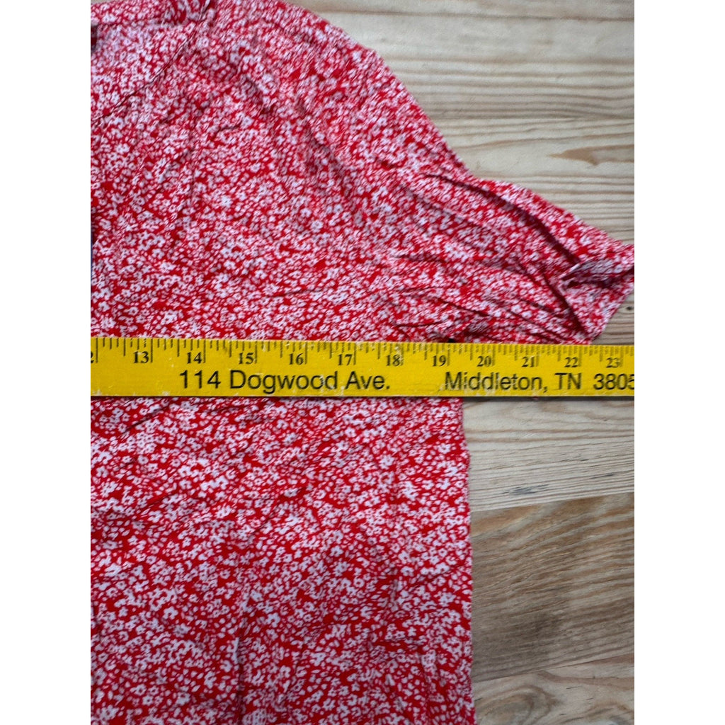 NEW Universal Thread Women's Floral Short Sleeve Button-Down Blouse Size Small