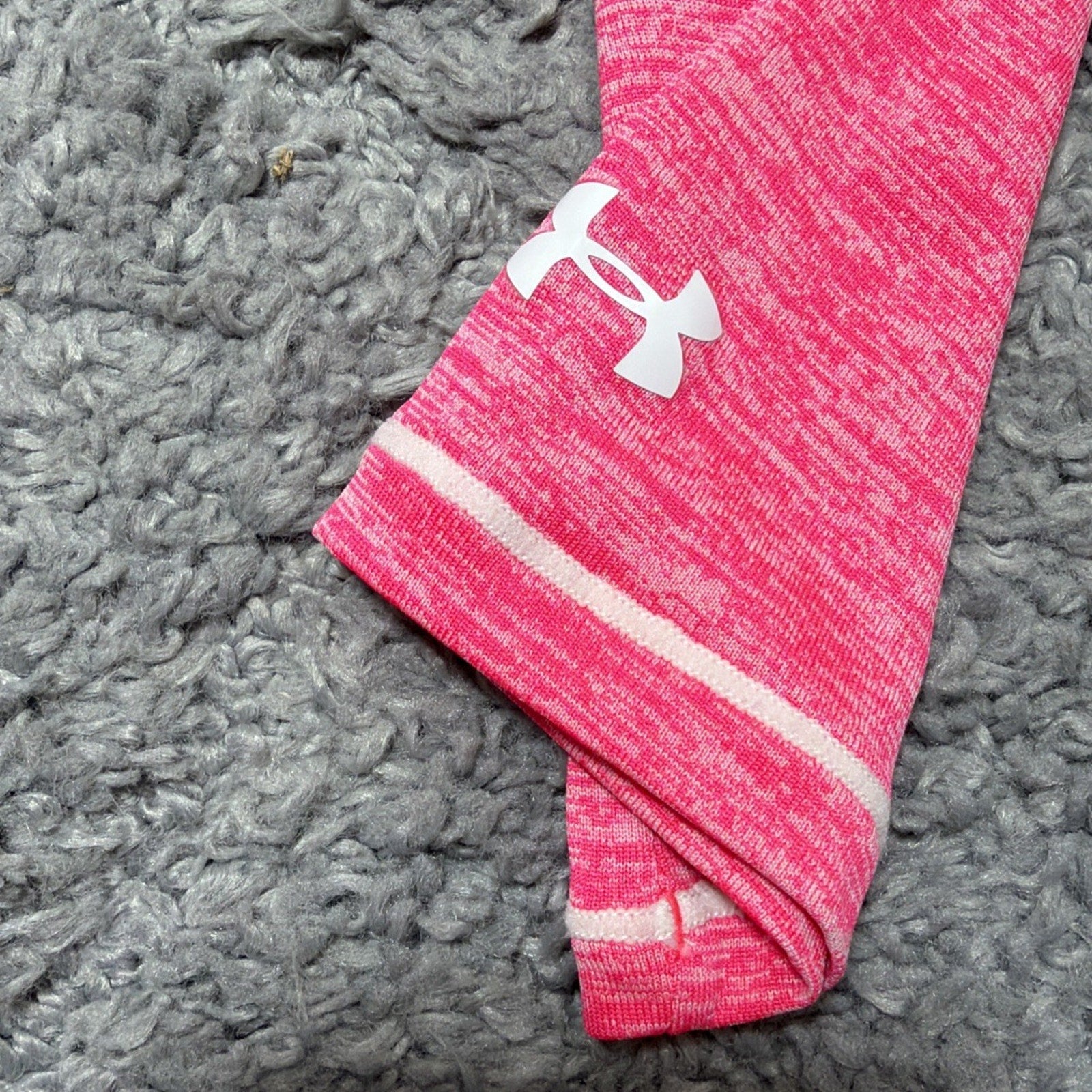 Under Armour Women's Semi Fitted Pink HeatGear Long Sleeve 1/2 Zip Pullover Sz S