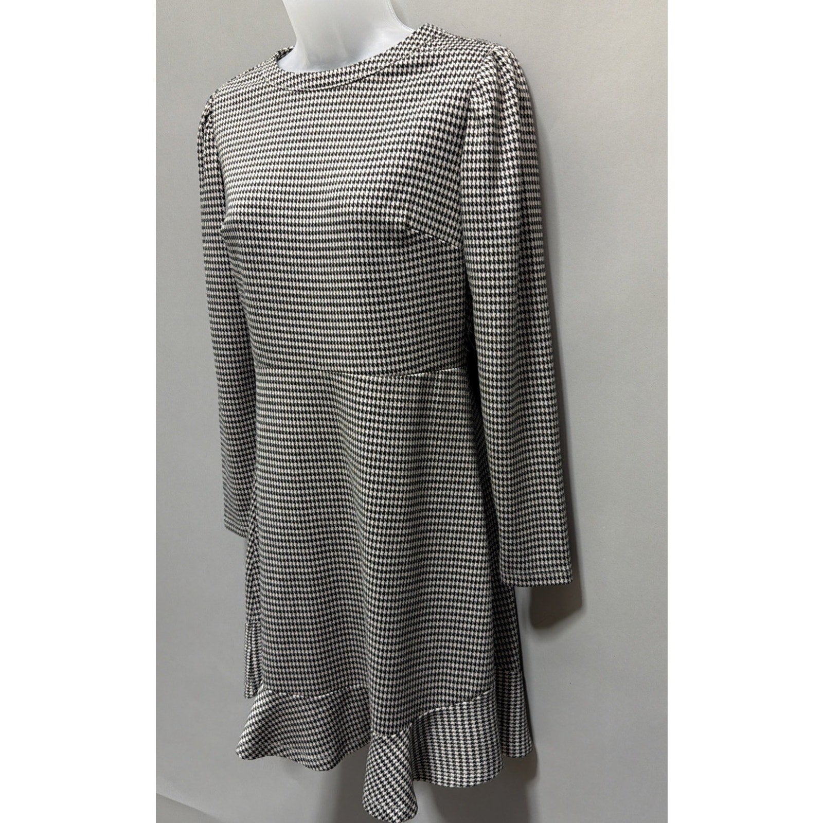 LOFT Houndstooth Ruffle Trim Flounce Long Sleeve Soft Knit Dress Size 2
