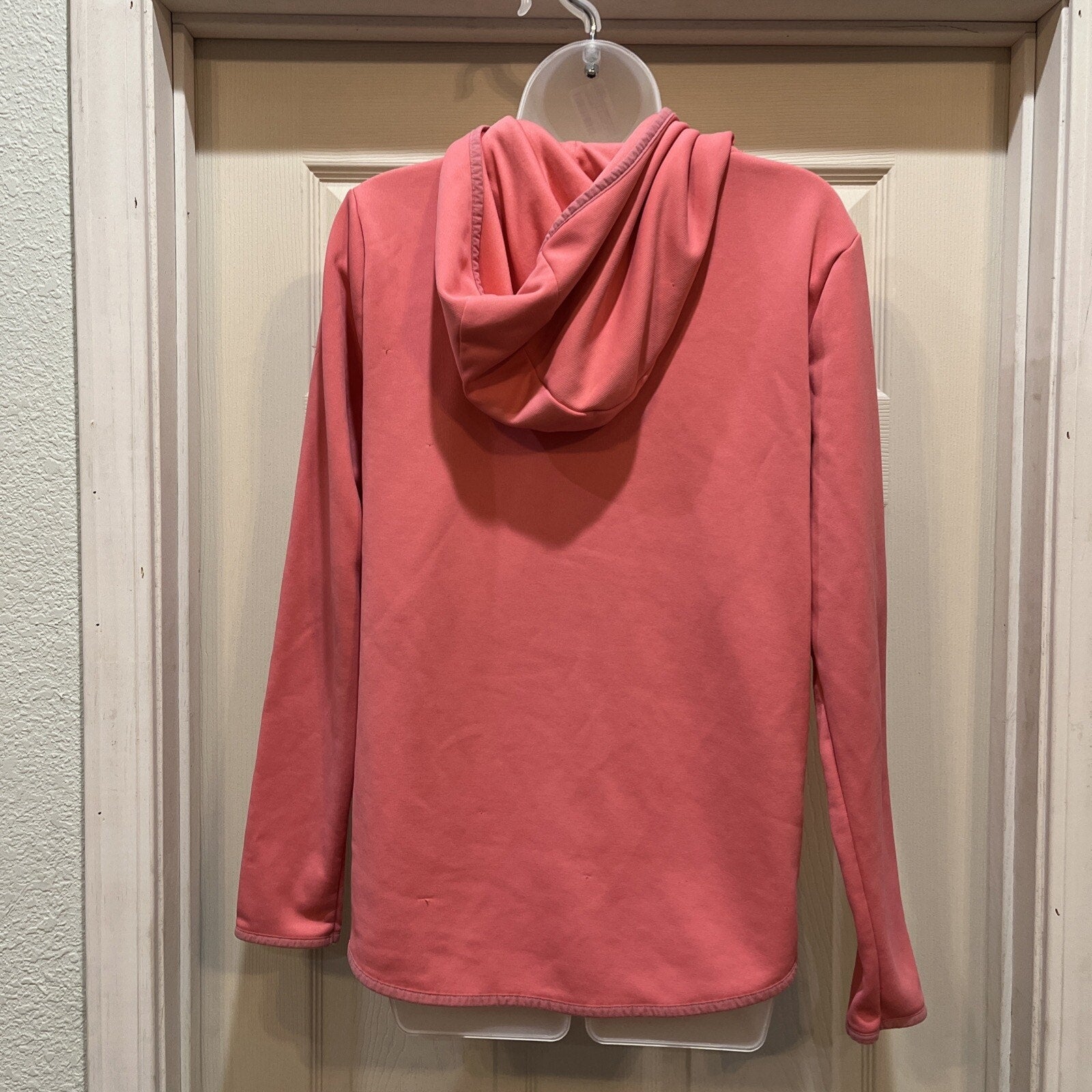 Women’s Size Small Pink/Neon Pink Under Armour Hoodie Raised Logo EUC Pocket