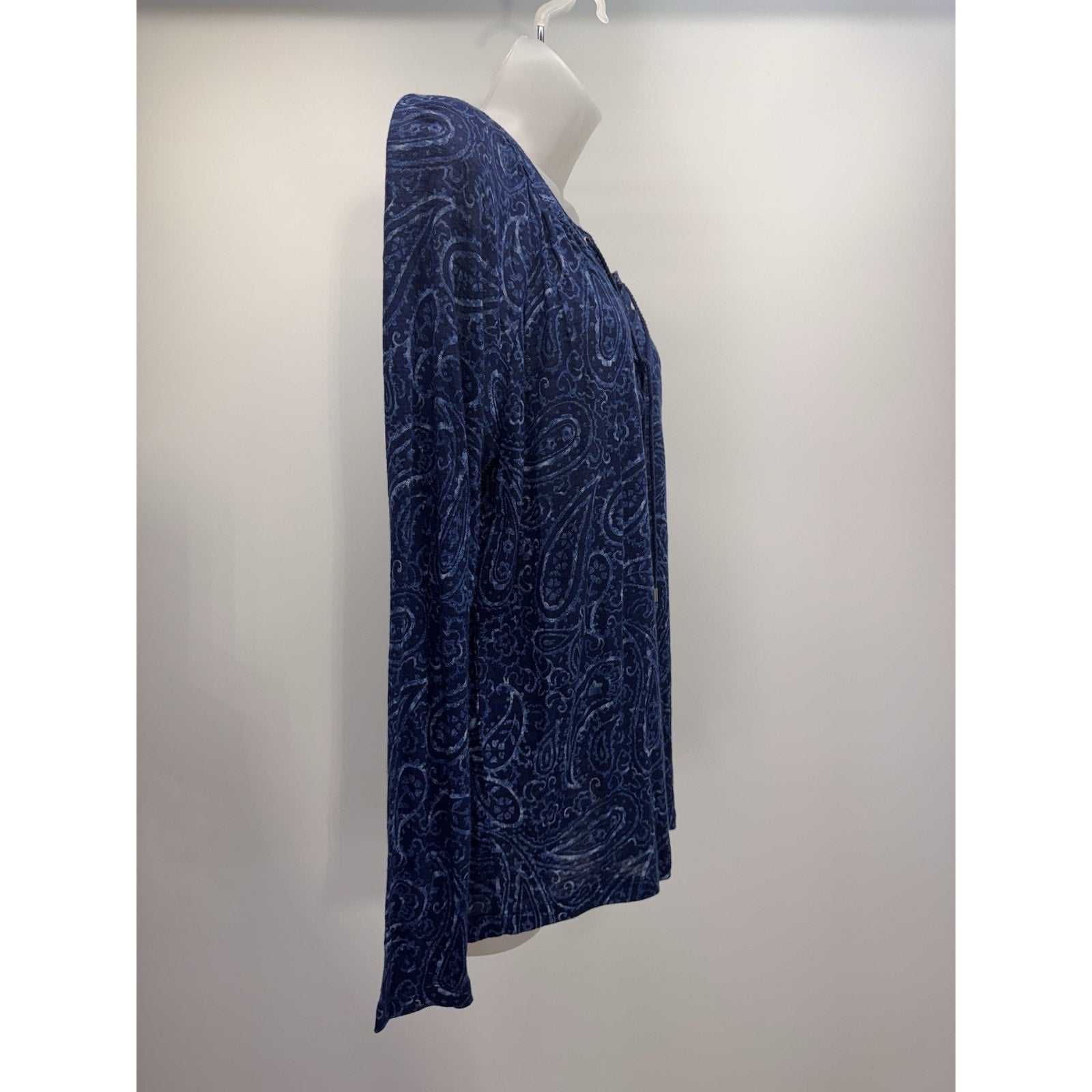 Chaps Blue Paisley V Neck Lace Up Blouse Soft Viscose Women’s Size Large