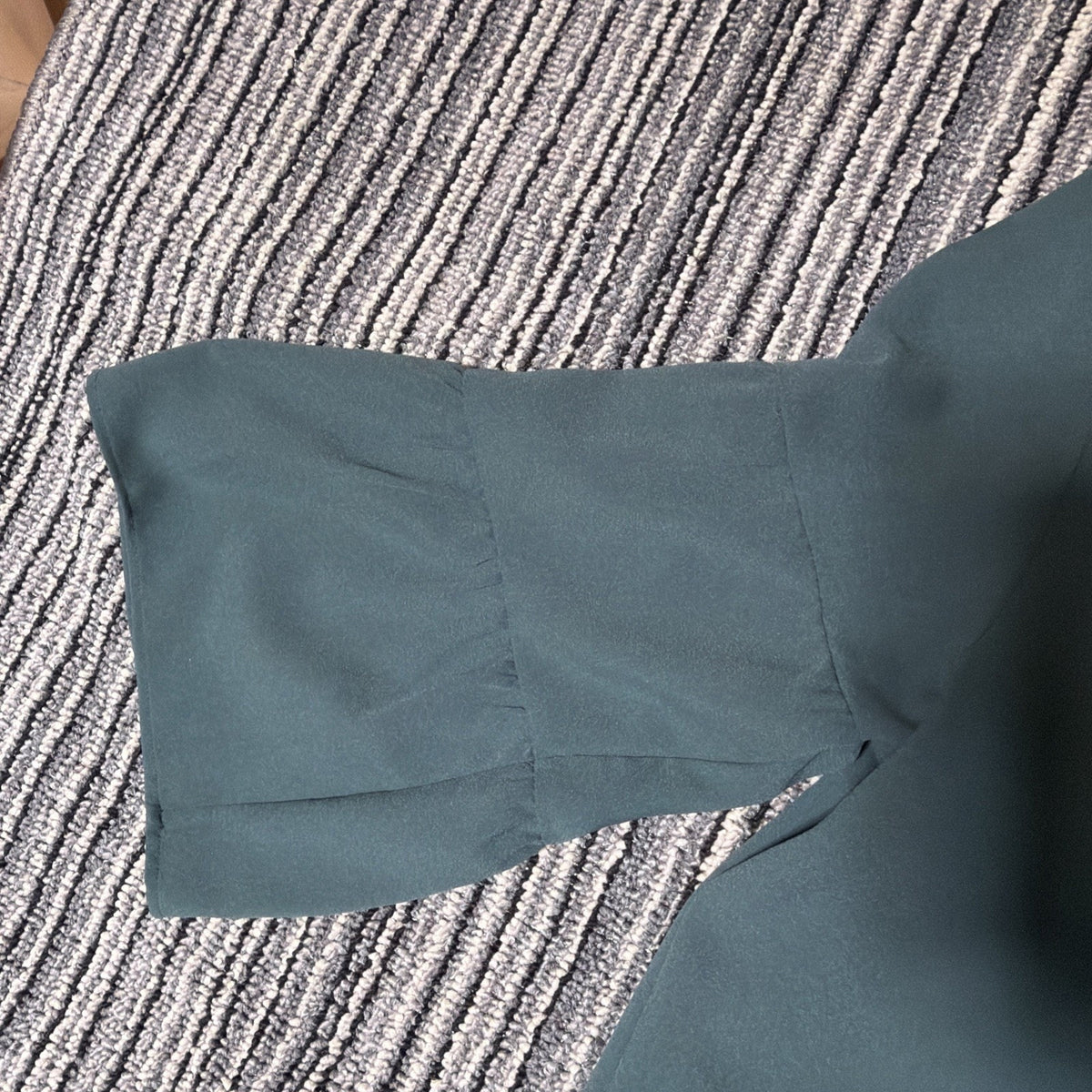 Lands End Womens Green V-Neck Blouse Size 14 Petite Bell Sleeves Casual Career