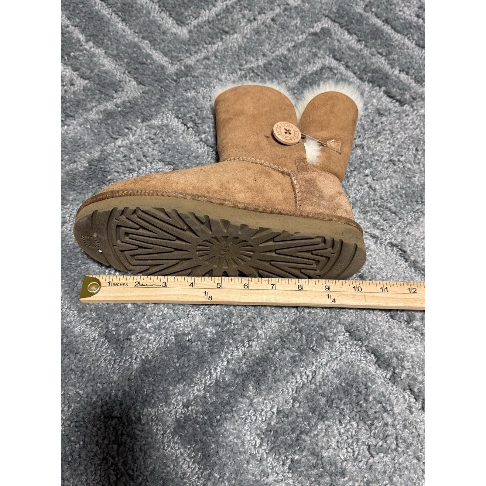 Ugg W Bailey Button II Women’s Size 6 New In Box Check Pictures Damaged Box