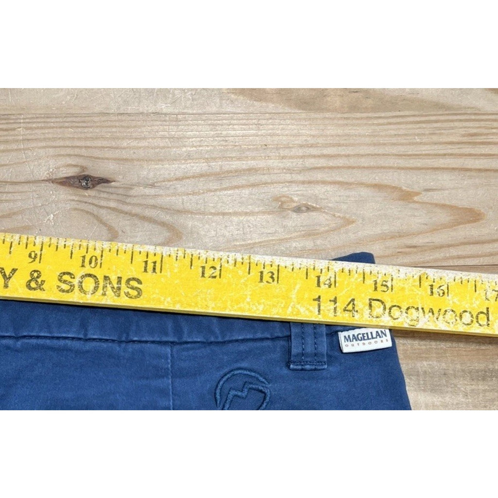 NWT Magellan Outdoors Happy Camper Moonlit Ocean Shorts Womens Size 4