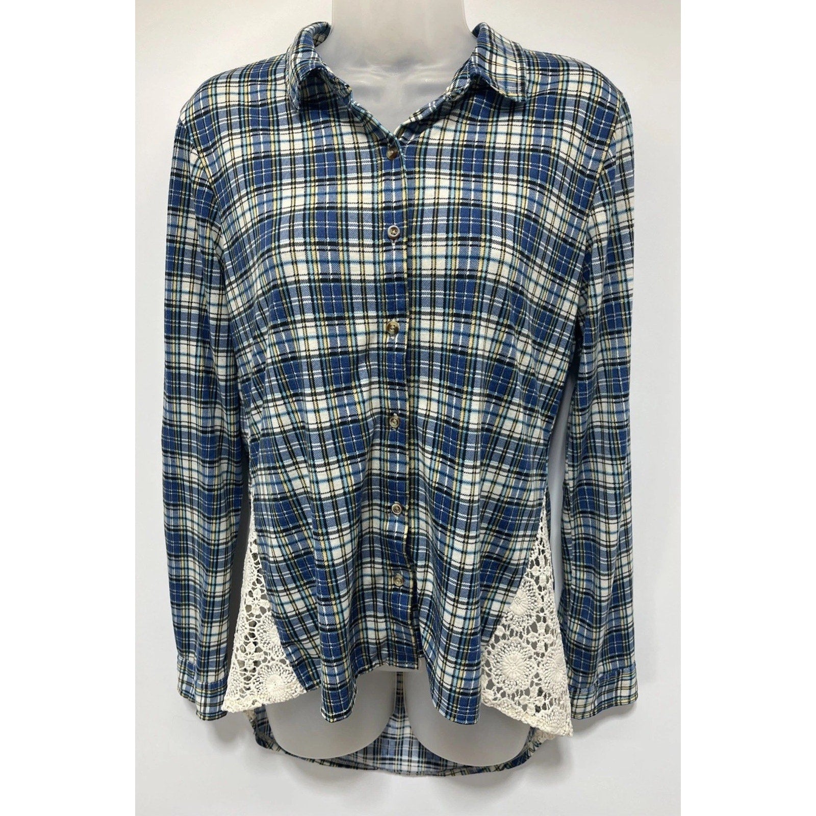 Buckle Passport Women's L Plaid Blue Long Sleeve Crotchet Knit Button Up Shirt