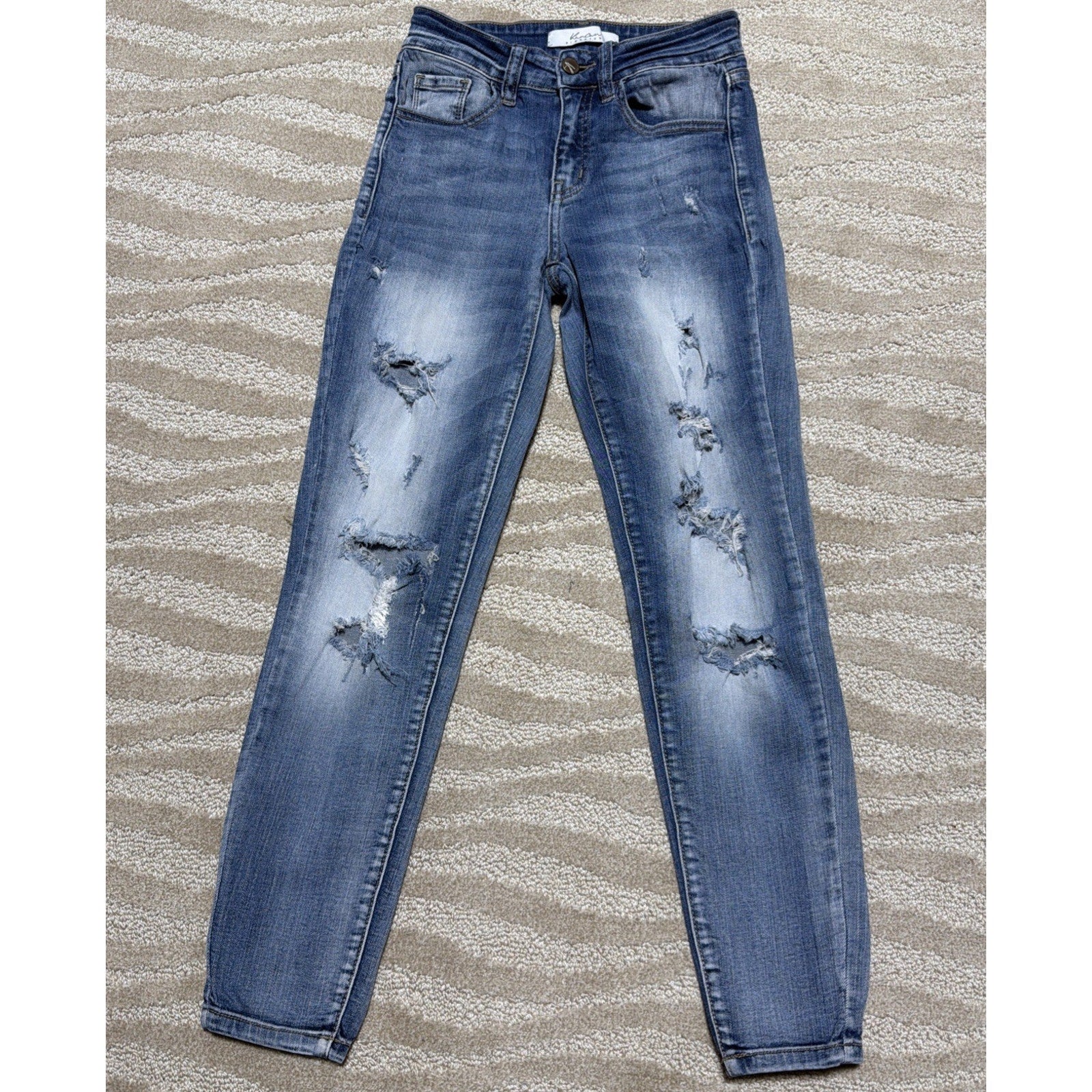 KanCan Jeans Women's 24 Light Wash Blue Stretch Denim Skinny Ankle Distressed