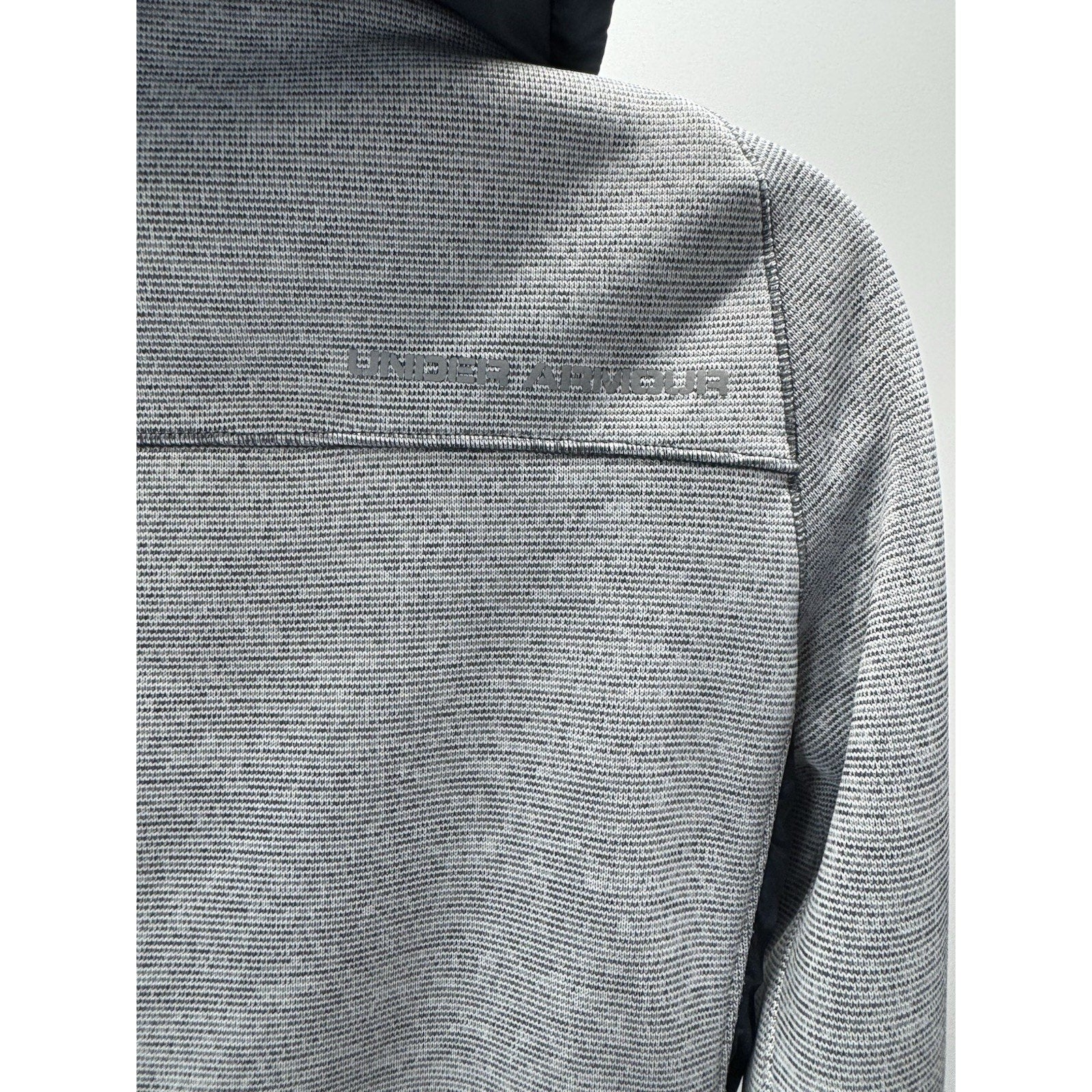 Under Armour Hoodie Women's Medium Running Shirt Grey Long Sleeve Full Zip Storm