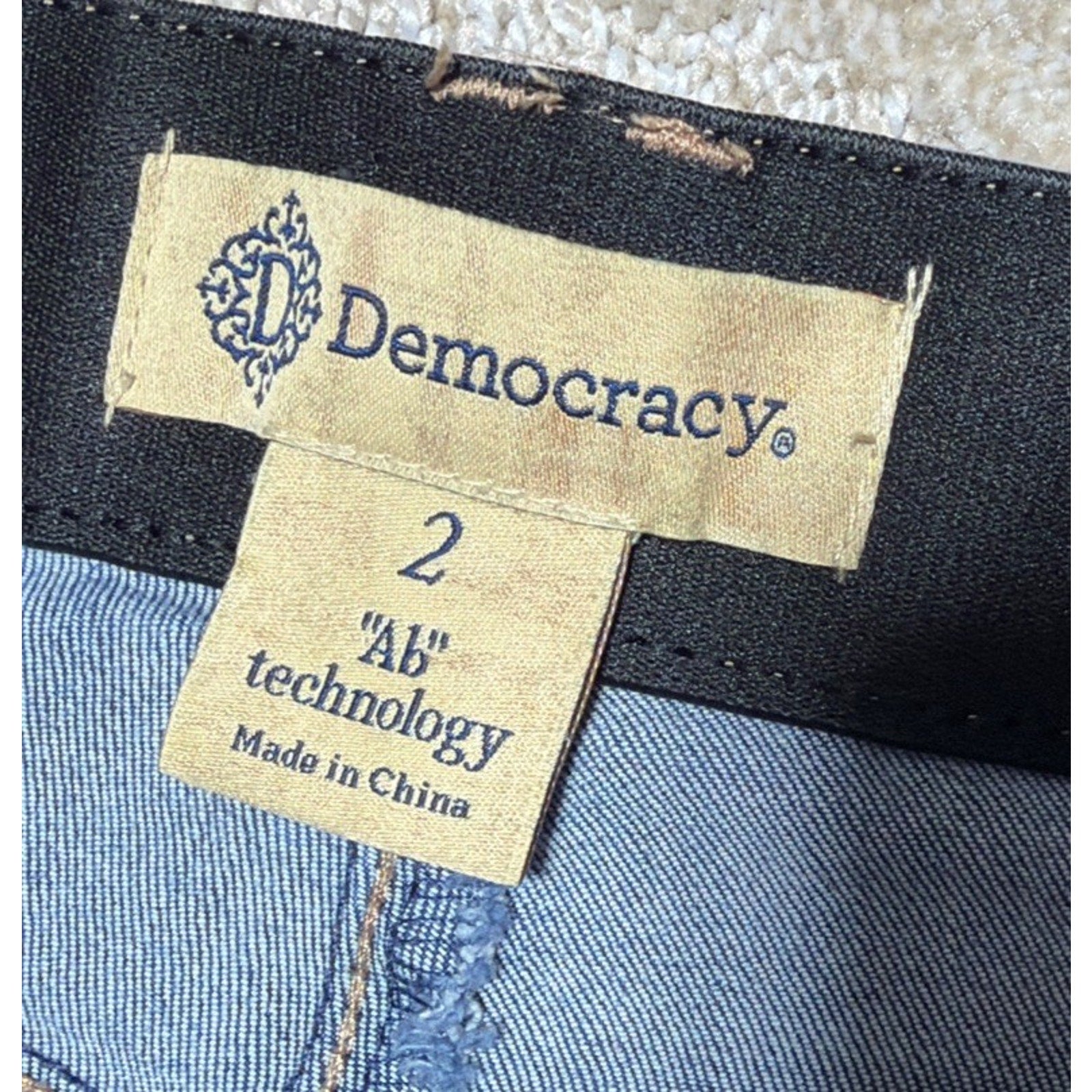 Democracy “Ab”solution Bootcut Women's Med Blue Jeans MR Stretch Size 2 27x31