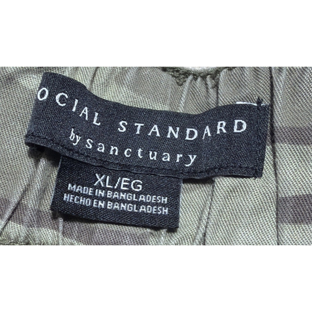 Social Standard by Sanctuary Women's Boardwalk High Rise Shorts Camo Size XL