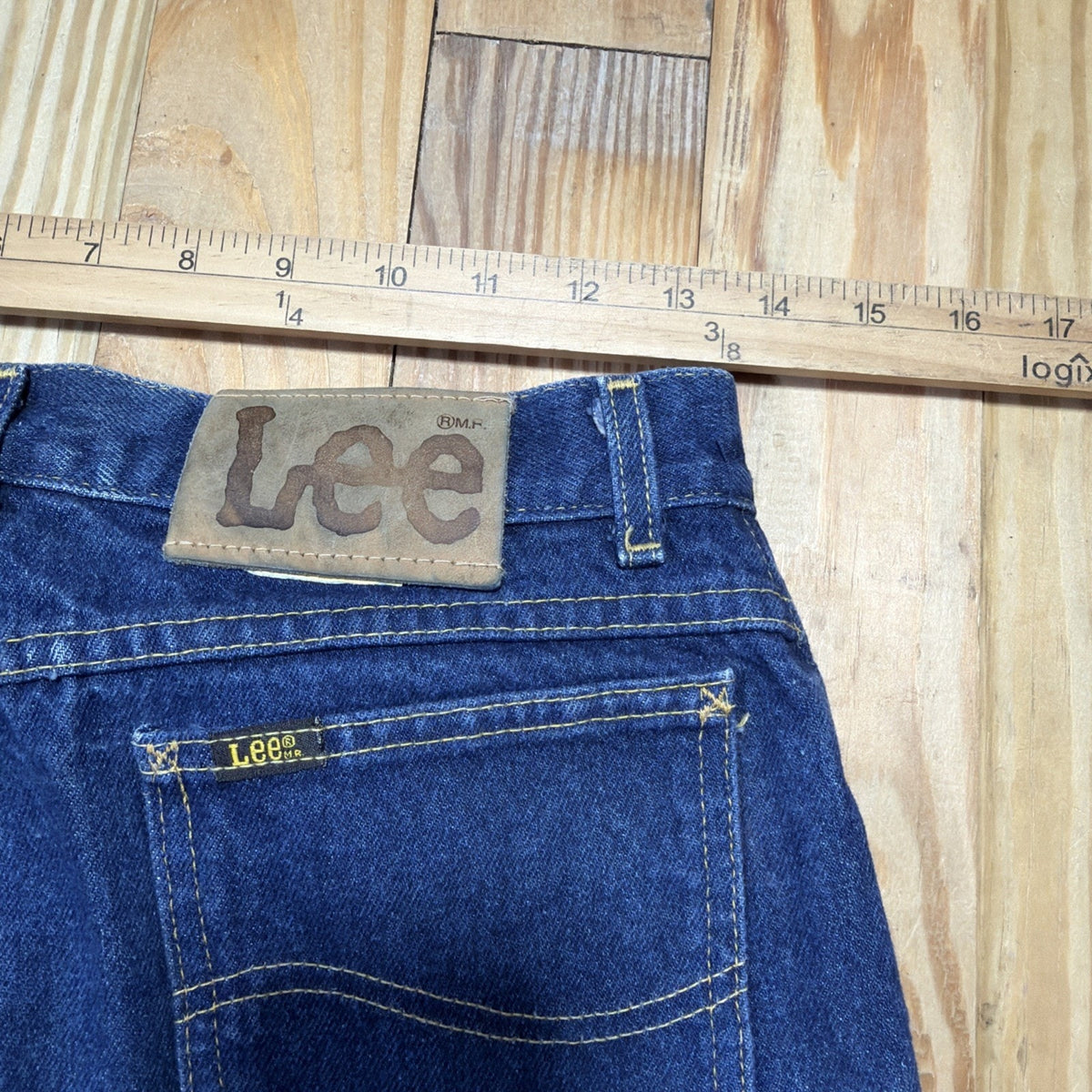Vintage Lee Jeans Women’s Size Dark Wash Denim Straight High Rise 27x29