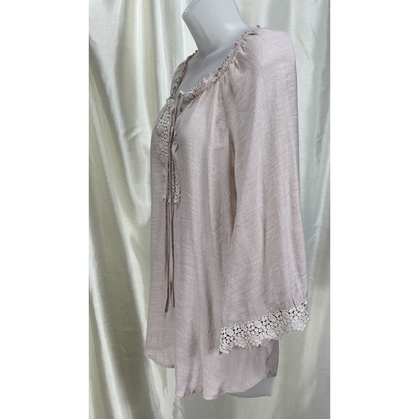 Melissa Paige Women’s Ivory Lace Peasant Top Size Small