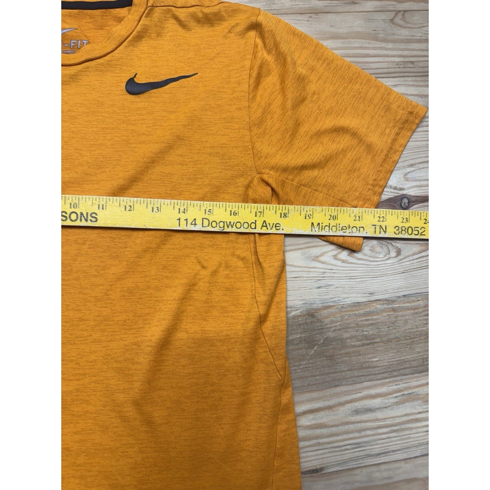 Nike Dri-fit Orange T-shirt Logo Men’s Size Small Nikebetterworld