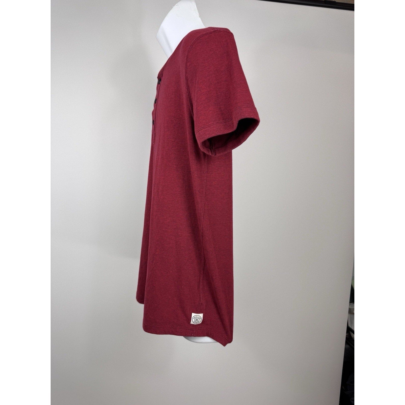 American Eagle Outfitters T-Shirt Mens Small Classic Fit Short Sleeve Red Cotton