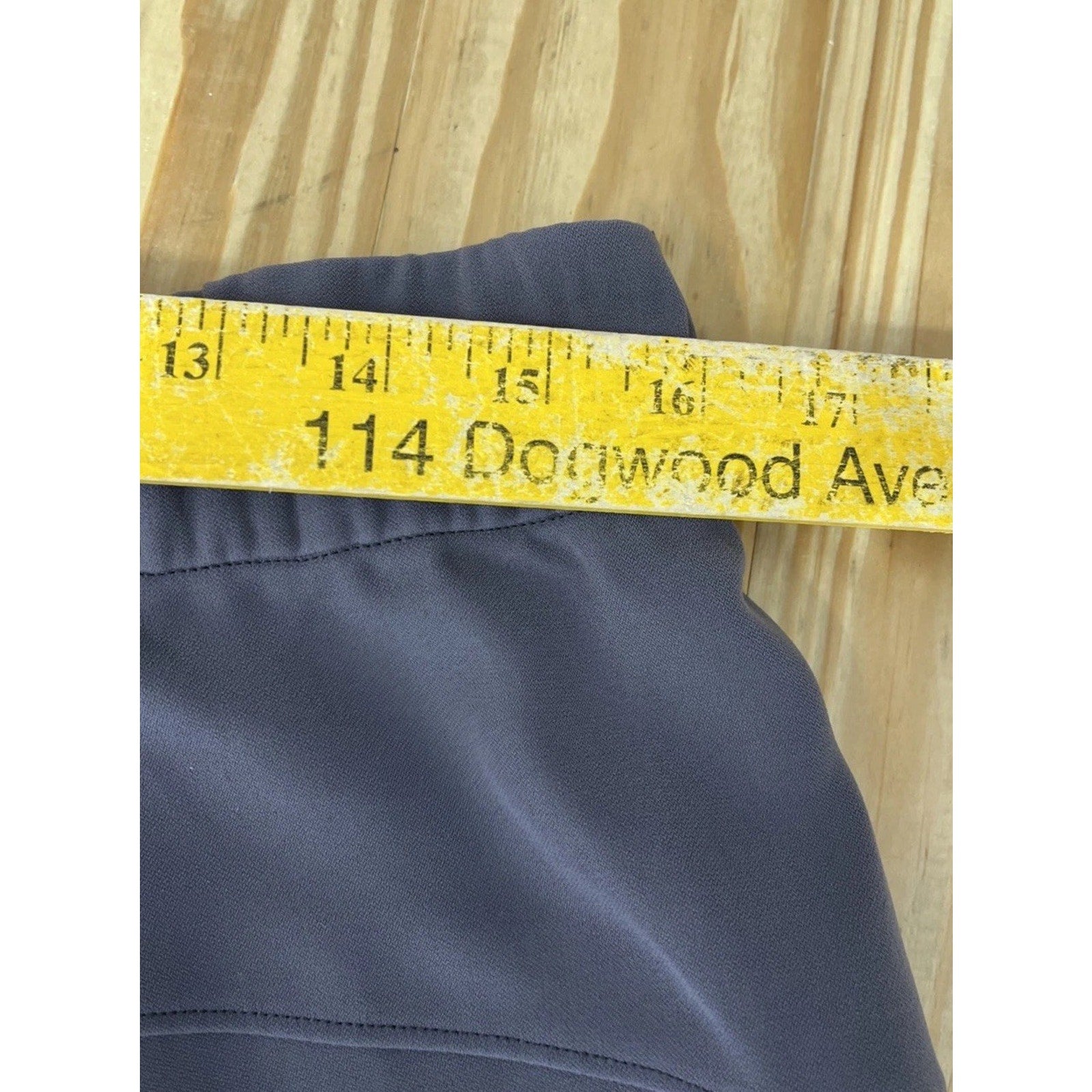 Lululemon On The Fly Short 2.5" Size 10 Gray