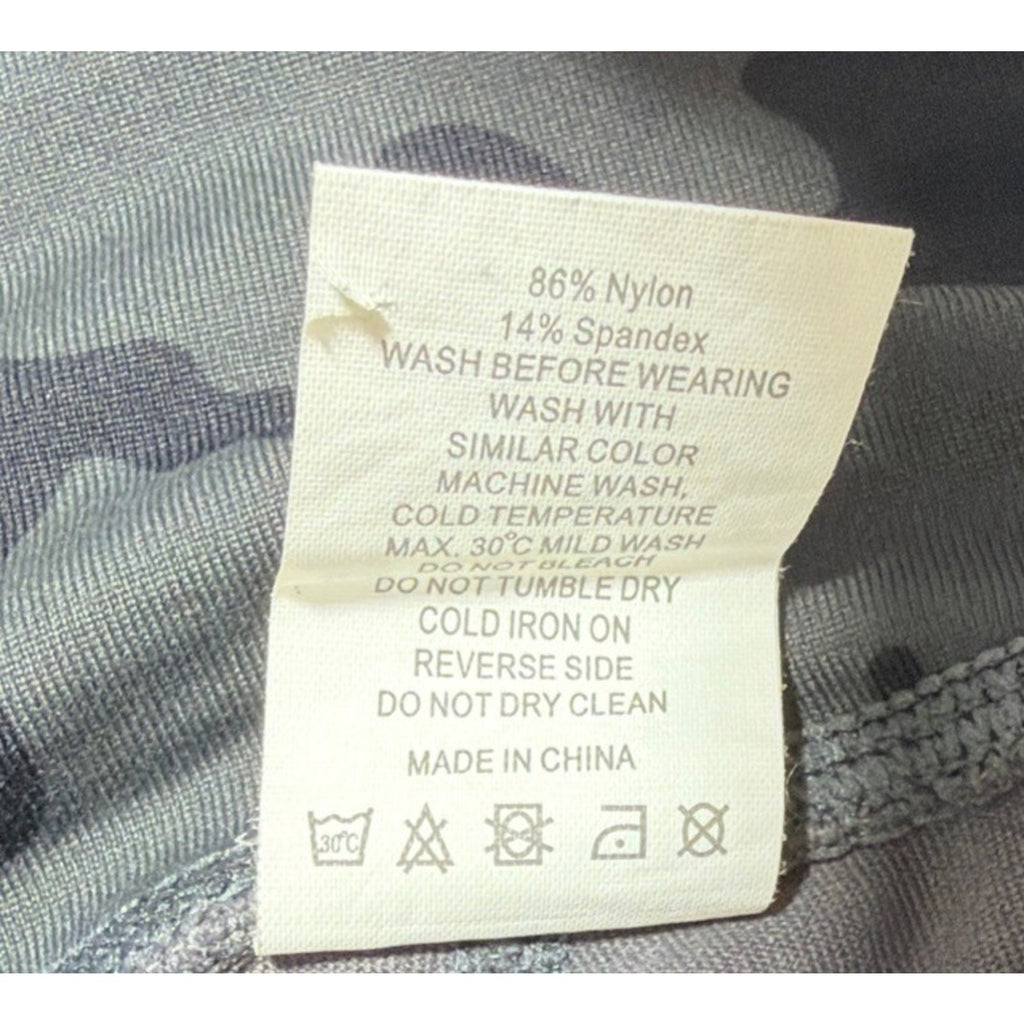 Womens Zyia Active size 2 Camo Cropped Leggings EUC