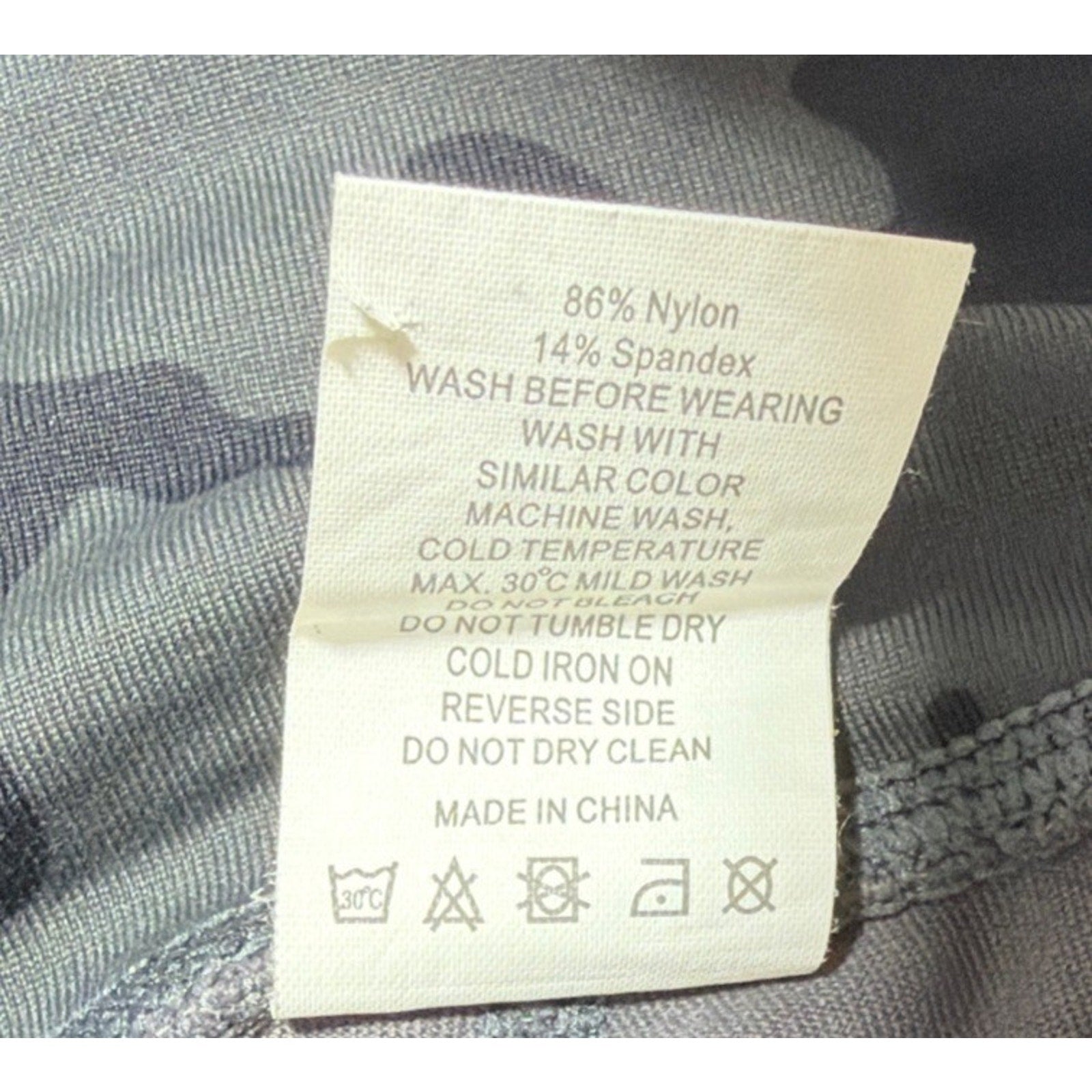 Womens Zyia Active size 2 Camo Cropped Leggings EUC