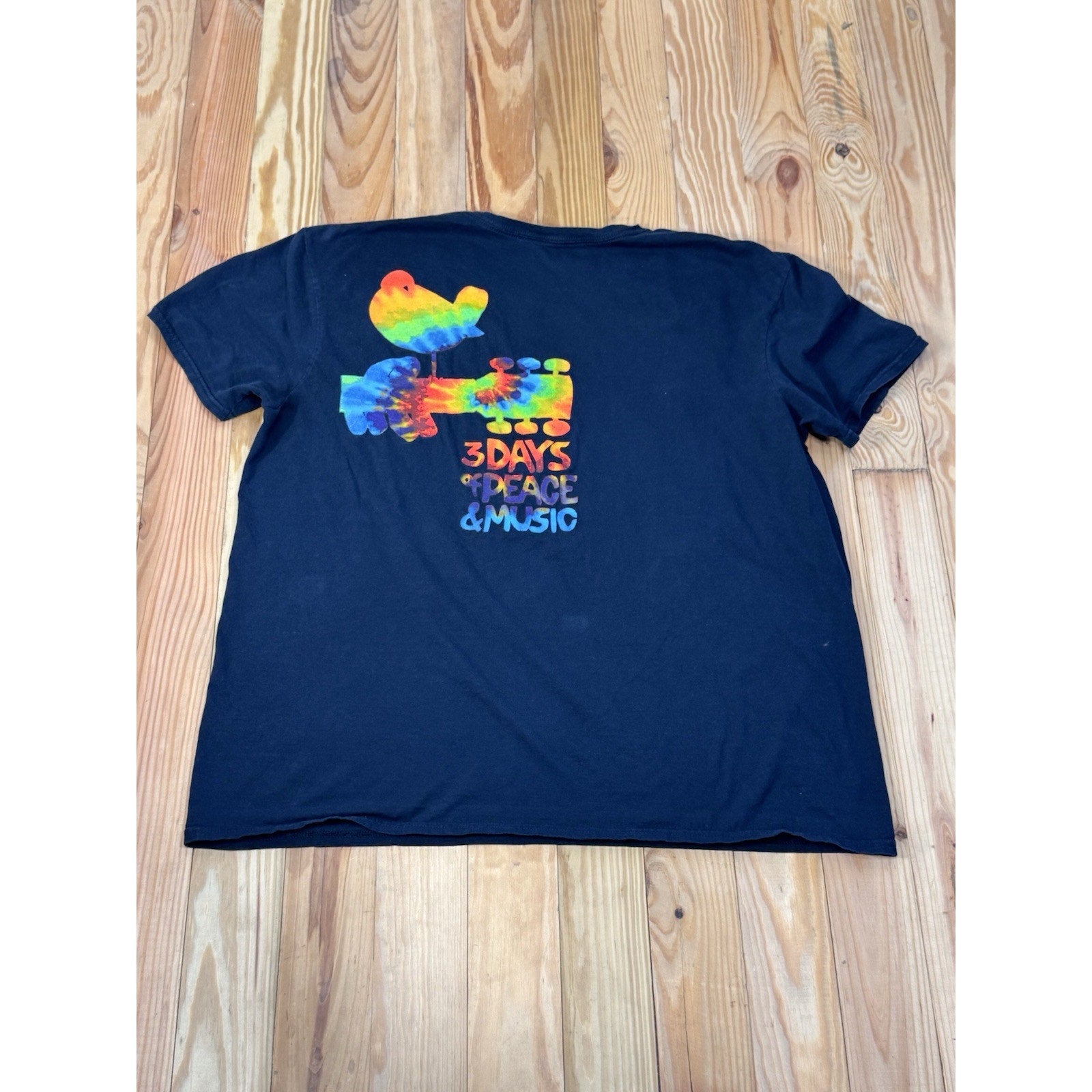 Men's WoodStock 1969- 3 Days of Piece & Music Navy Short Sleeve T-Shirt X-Large