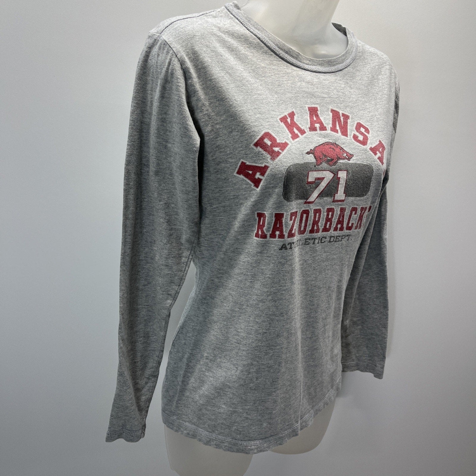 J. America Women’s Gray Longsleeve Arkansas Razorback Shirt Size Medium