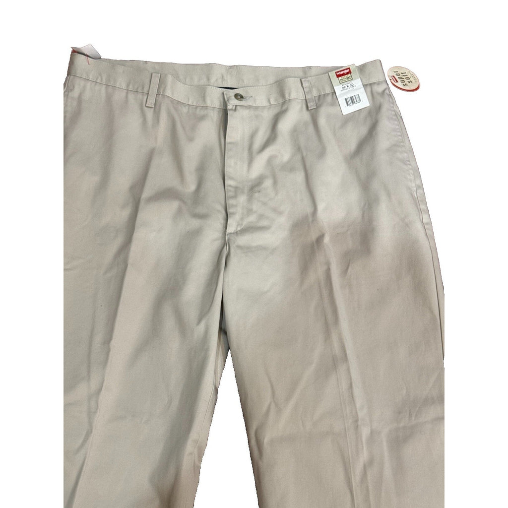 Wrangler Hero Pleated Khakis Wrinkle Free Mens 42 x 30 Beige Super Soft