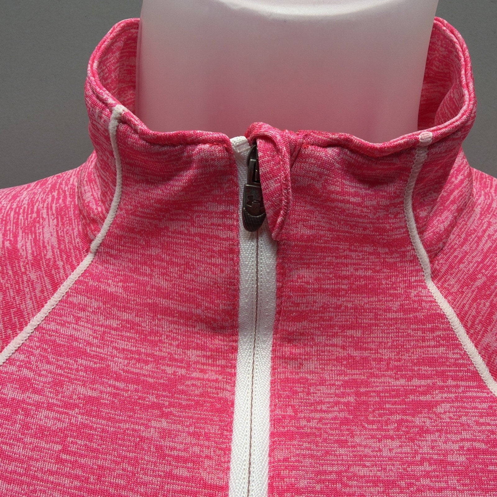 Under Armour Women's Semi Fitted Pink HeatGear Long Sleeve 1/2 Zip Pullover Sz S