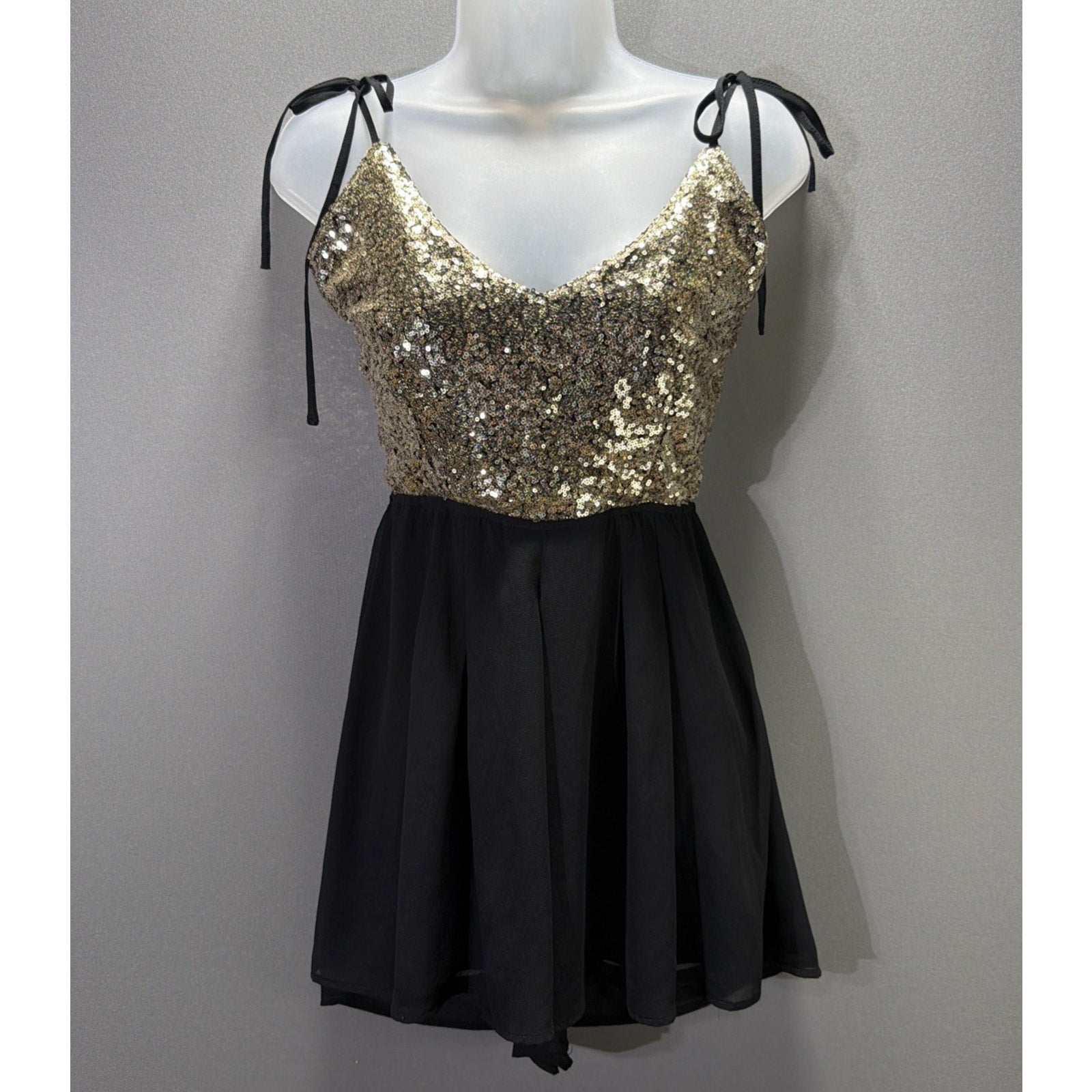 Windsor Black and Gold Sequin Party Romper Size L