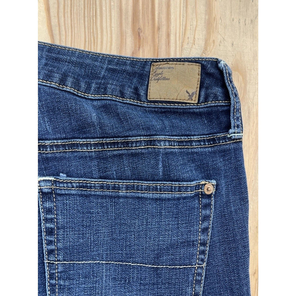 American Eagle Boy Fit Jeans Womens Sz 10 Medium Wash Mid Rise Denim Stretch