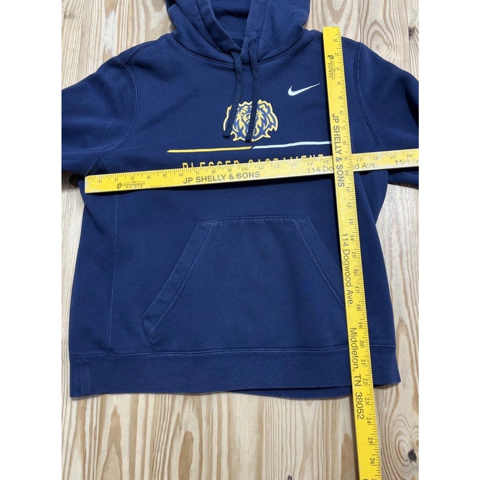 Nike Women’s Graphic Hoodie Blessed Sacrament Embroidered Logo M