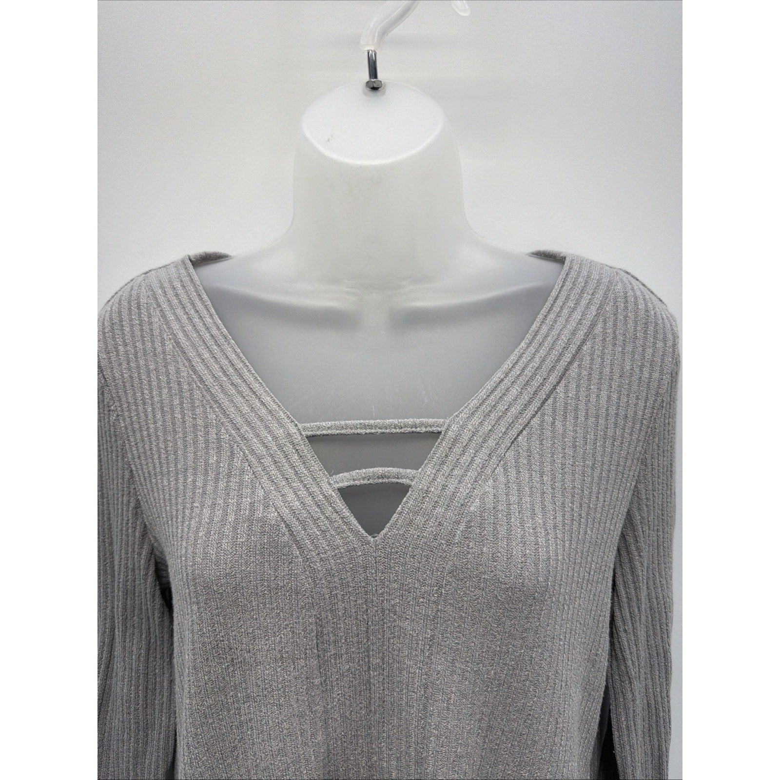 Ebizza Women's Sweater Long Sleeve V-Neck Gray Color .Size 6