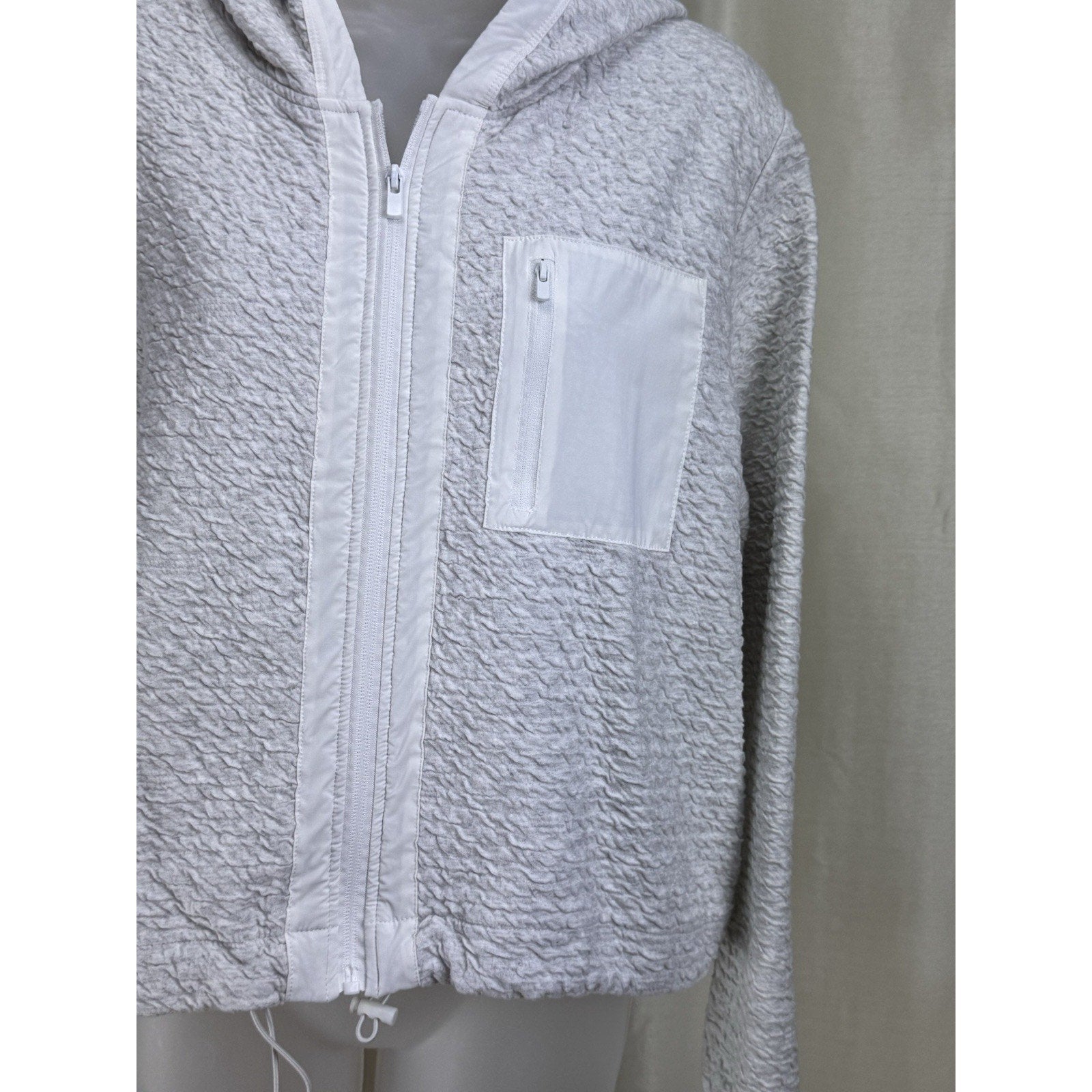Mono B Women's Size Medium Textured White Lightweight Long Sleeve Hoodie Zipper