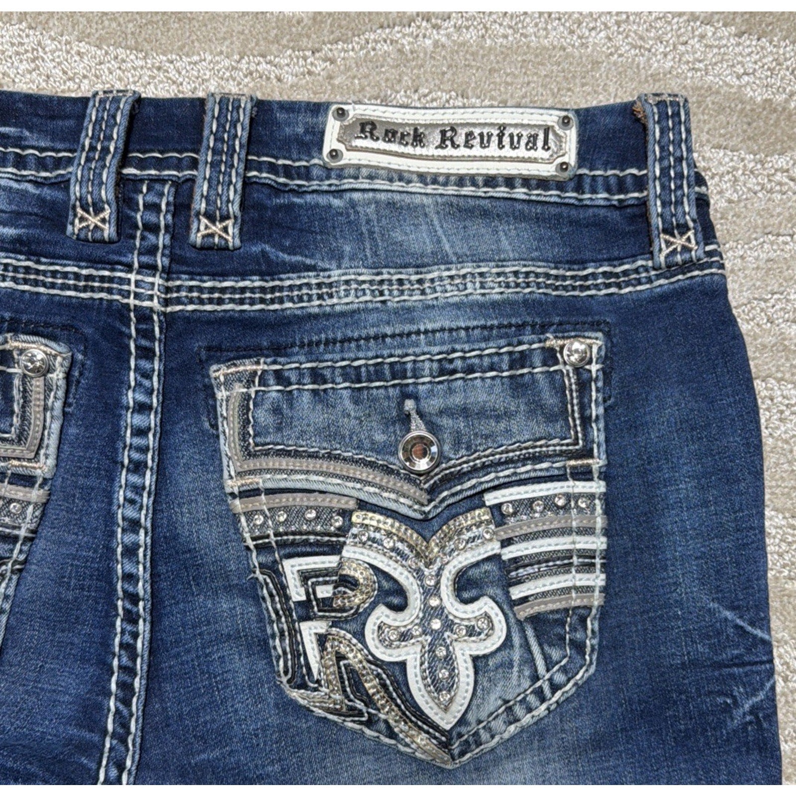 Rock Revival Fiery Red Easy Boot Denim Blue Jeans Embellished MidRise 31x28 Hem