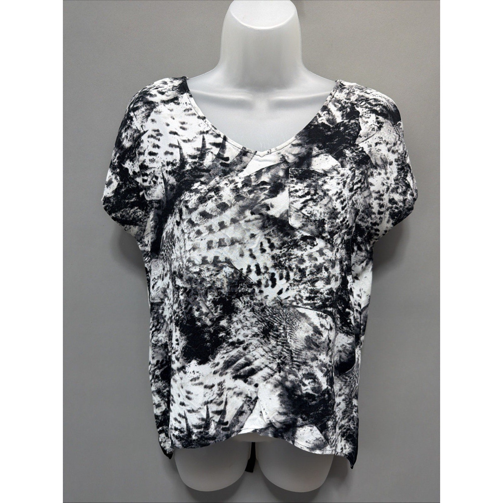 “Rock And Republic”Women's Shirt Black~White~Tuxedo Tail~Cap Sleeve~Size XS