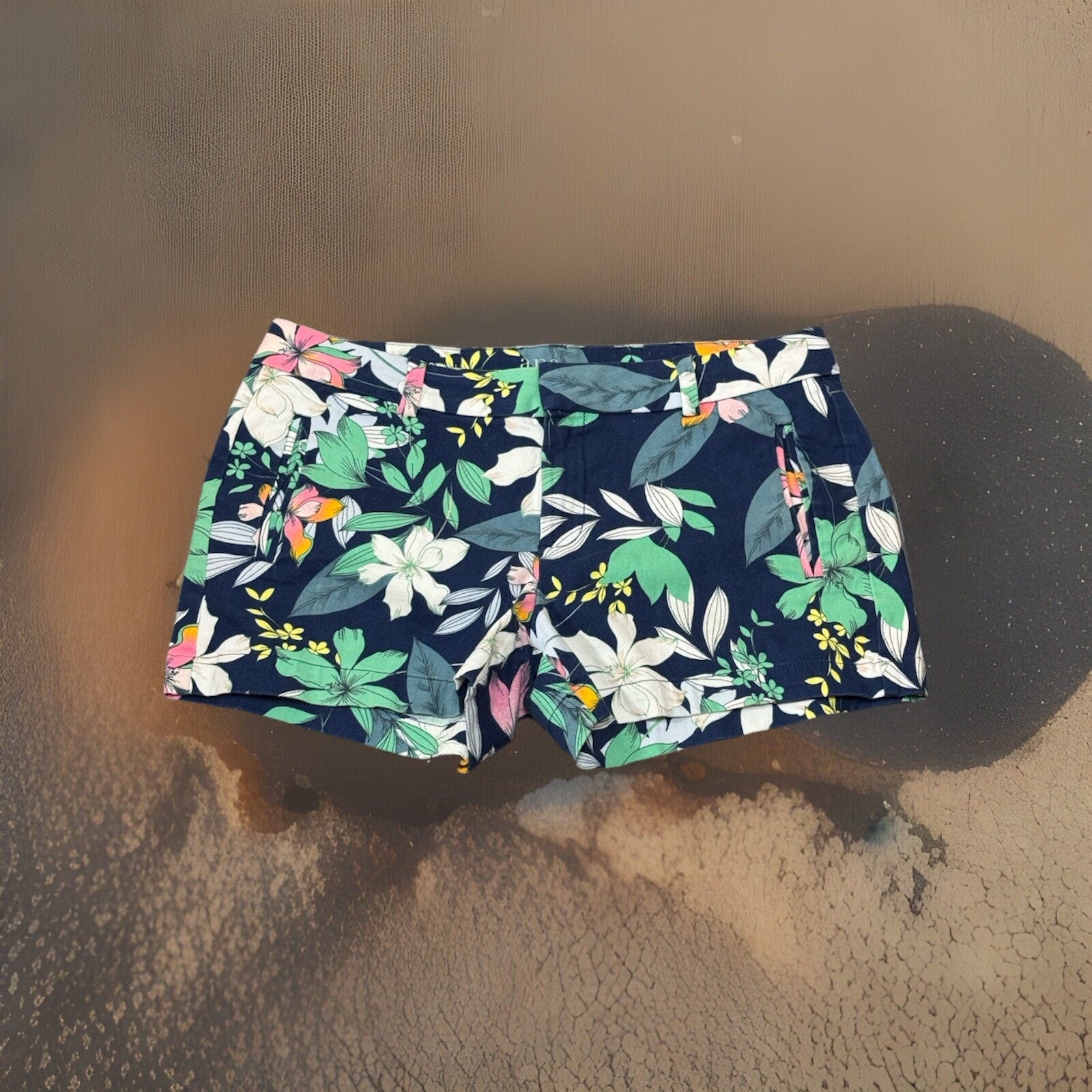 A.N.A Shorts Women's Size 6 Blue Floral Print Twill Mid Rise Mid Length Casual