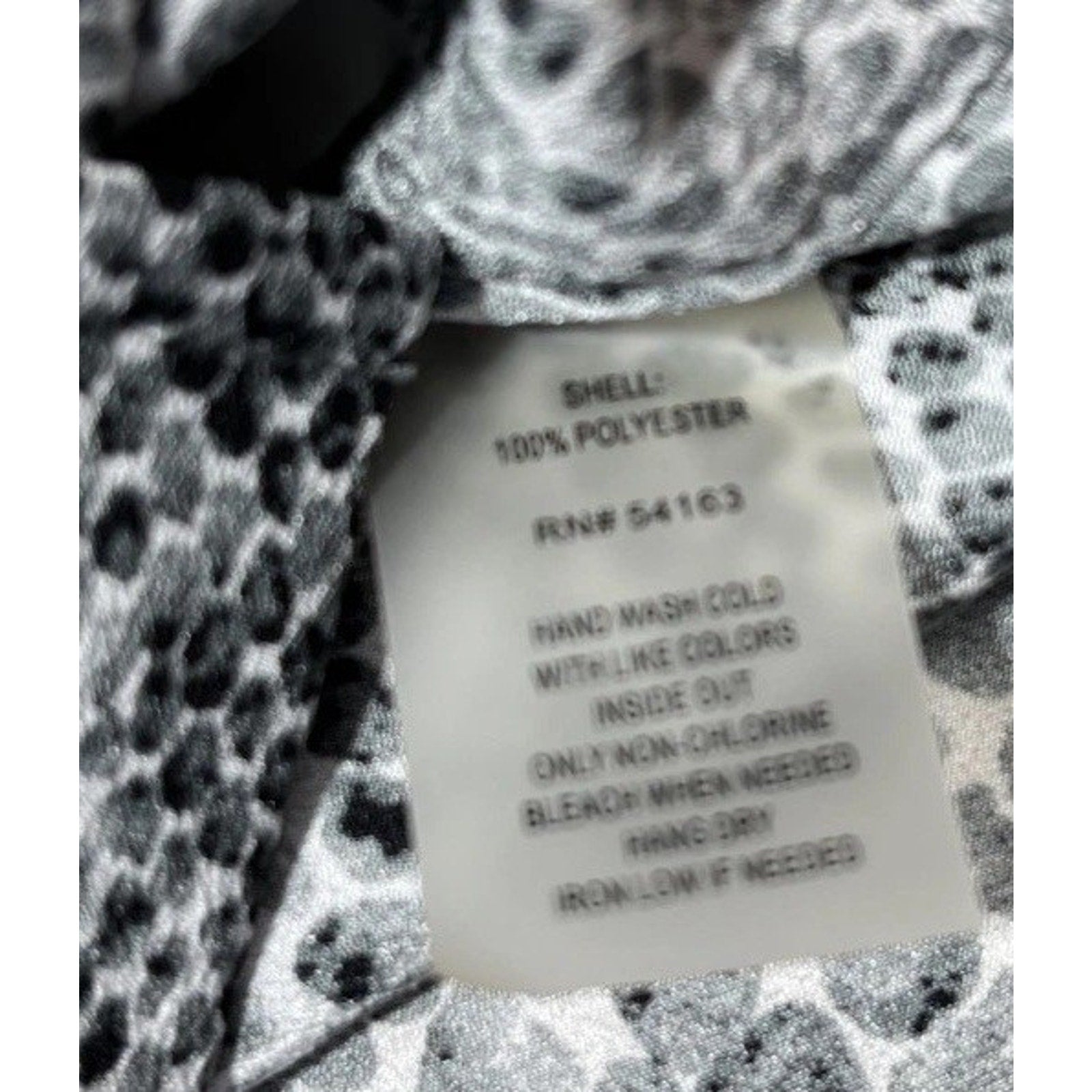 CALVIN KLEIN, WOMENS LS BUTTON DOWN, ANIMAL SKIN PRINT TOP Medium BLACK WHITE