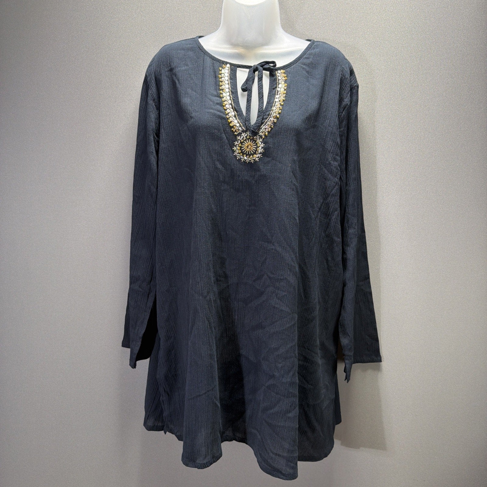 Mountain Lake Women's Navy Blue Embellished Embroidered V-Neck Tunic Size XL NWT