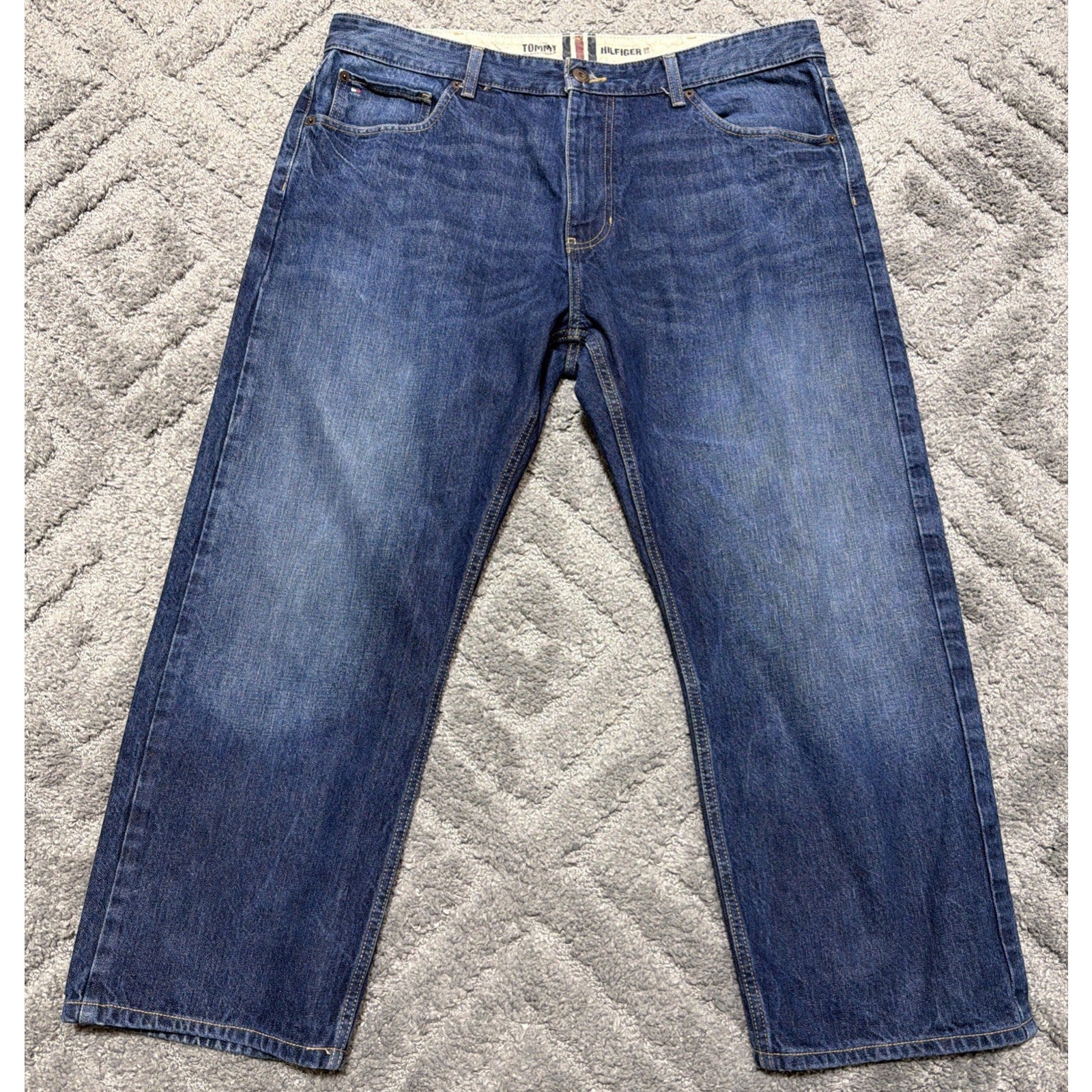 Men's 38x28 Tommy Hilfiger Relaxed Freedom Blue Denim Medium Wash Jeans Baggy