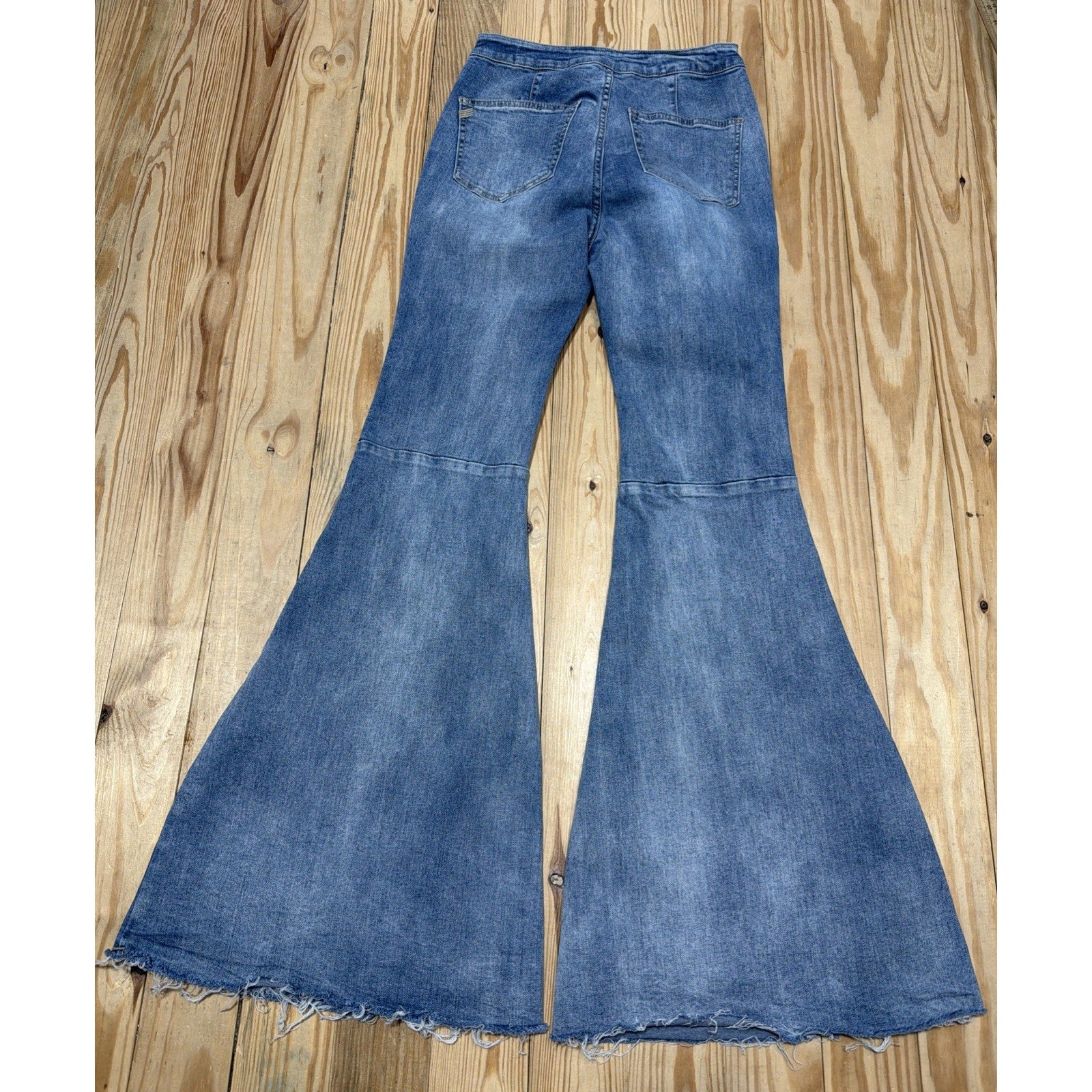 Wishlist Medium Wash High Waisted Super Flare Leg Jean Size M 26x32
