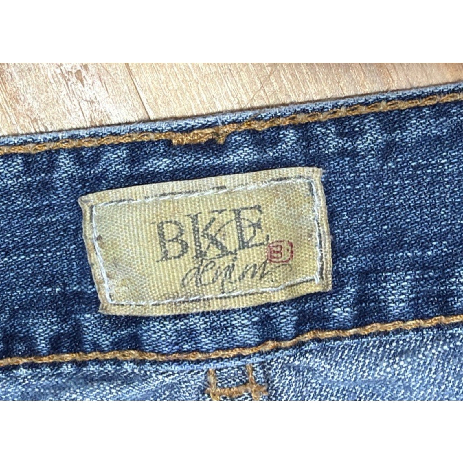 VTG Y2K Buckle BKE Denim Cropped Capri Light Wash Jeans Size 34x25 Low Rise