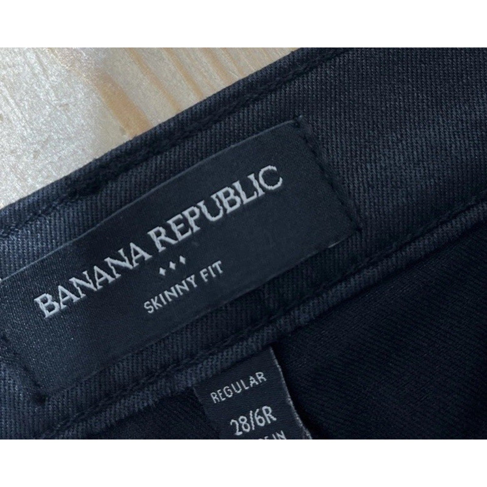 Banana Republic Black Coated Skinny Fit Jeans Size 28