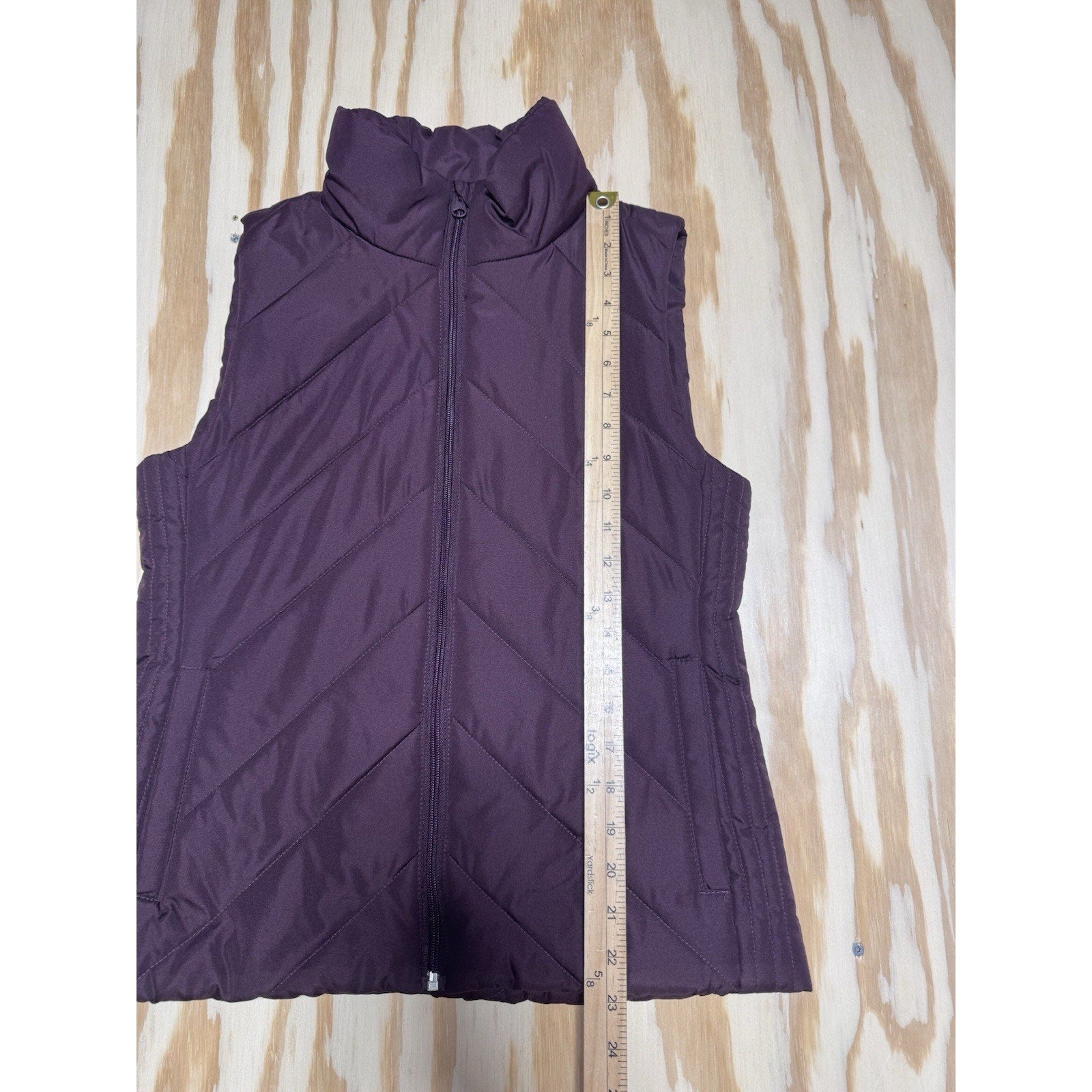NY & Co New York & Company Quilted Puffer Vest Womens Small Burgundy Zip Pockets