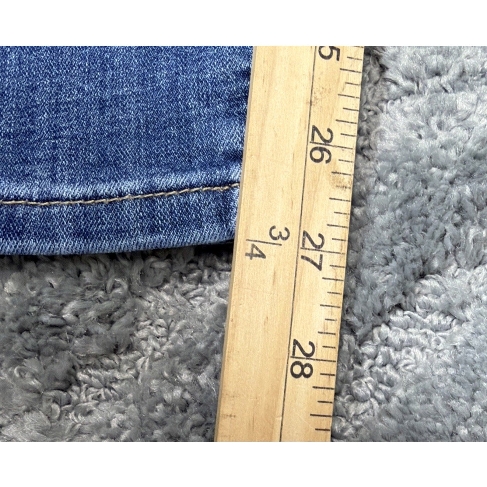 Levis Denim Jeans Women 30 Blue Boyfriend Mid Rise Distressed Med Wash 31x27