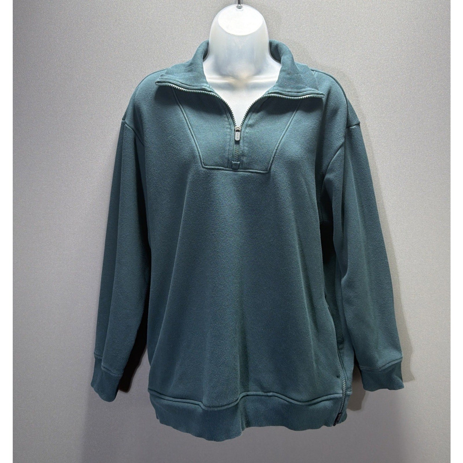Athleta size M Medium Cozy Karma 1/2 Zip Sweatshirt Teal Stretch Pockets