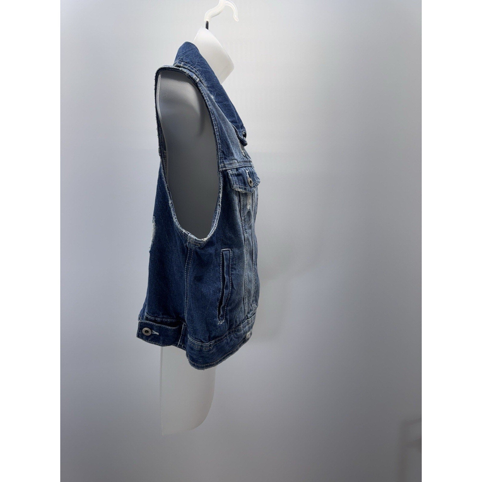 Amethyst Women’s Plus 1X Blue Denim Vest Distressed Button Front