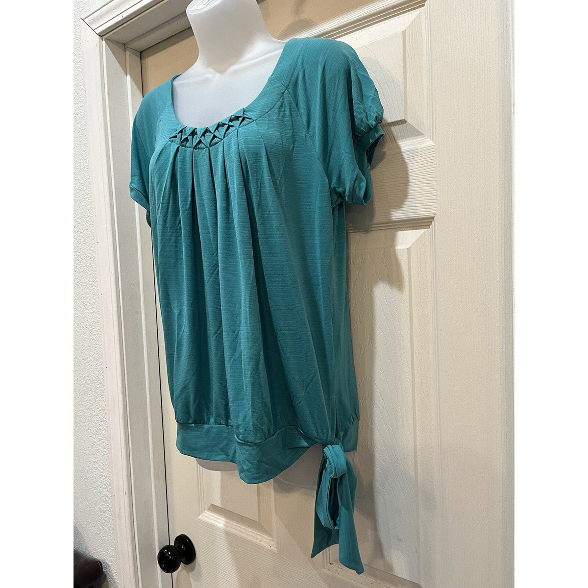 Apt 9 Green Short Sleeve Blouse Scoop Neck Bow Hem Women's Size Medium