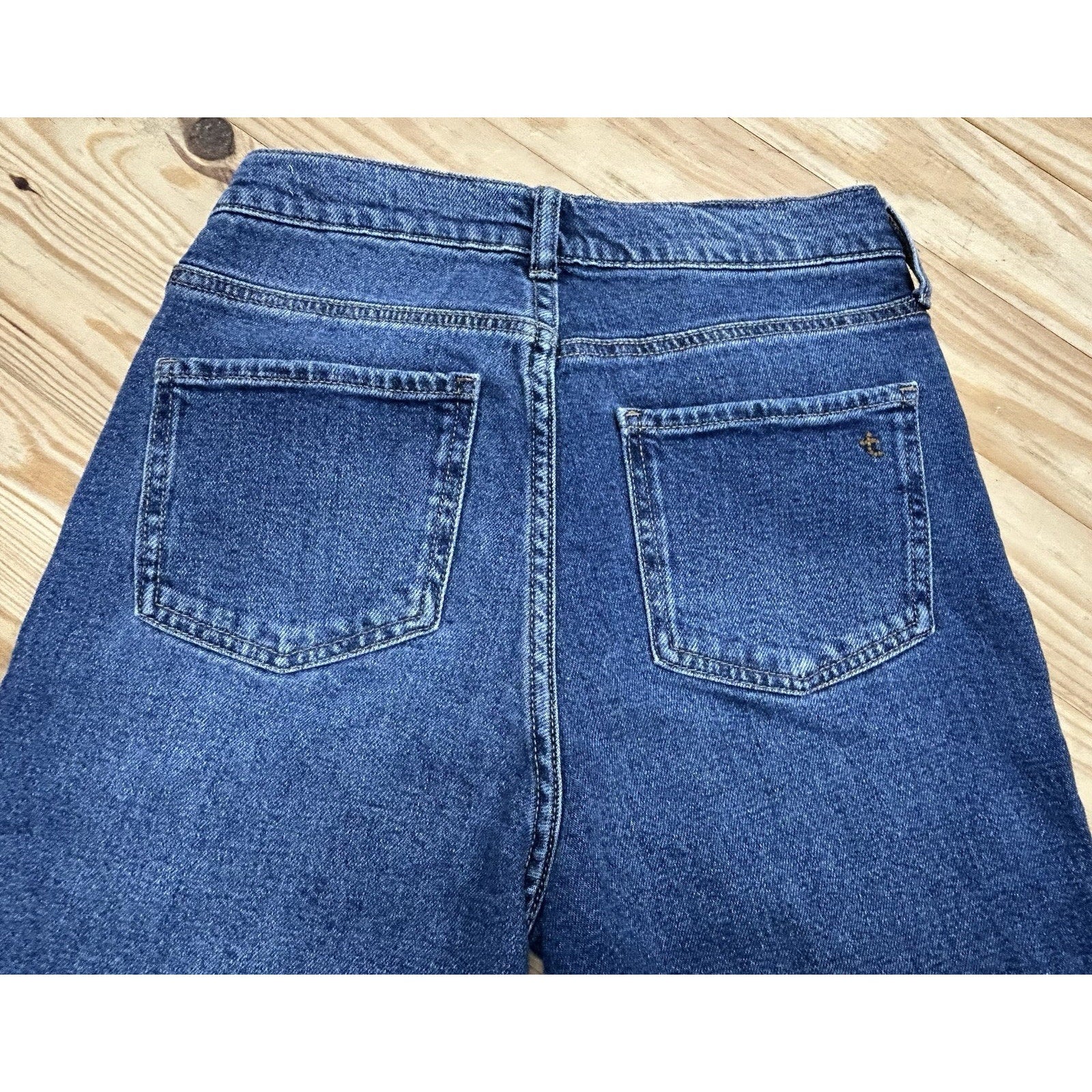 True Craft Womens 8 Blue Jeans Hi Rise Straight Med Wash Denim Ladies 25x28.