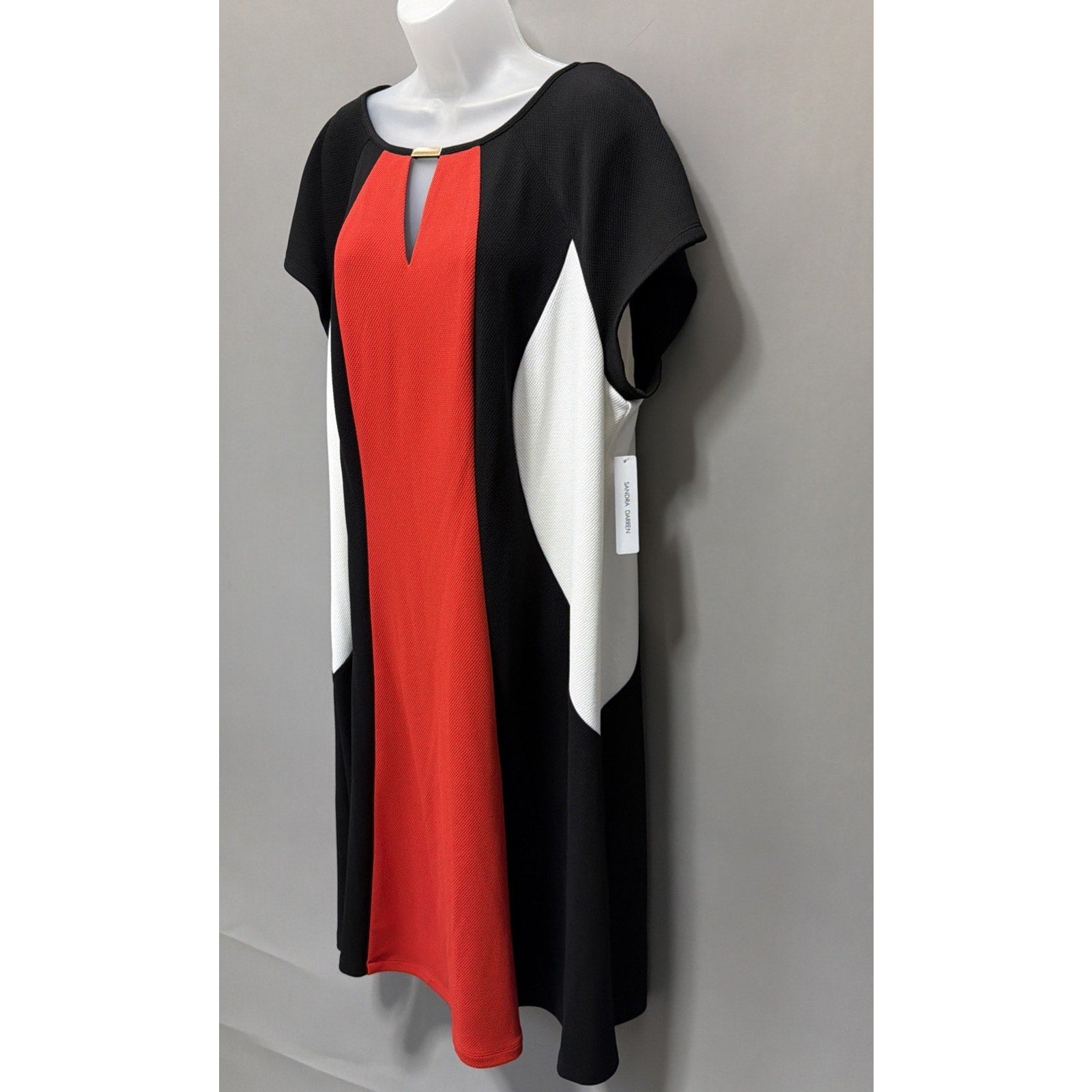 Sandra Darren Dress 22W Red Black White Colorblock A-Line Keyhole Short Sleeve