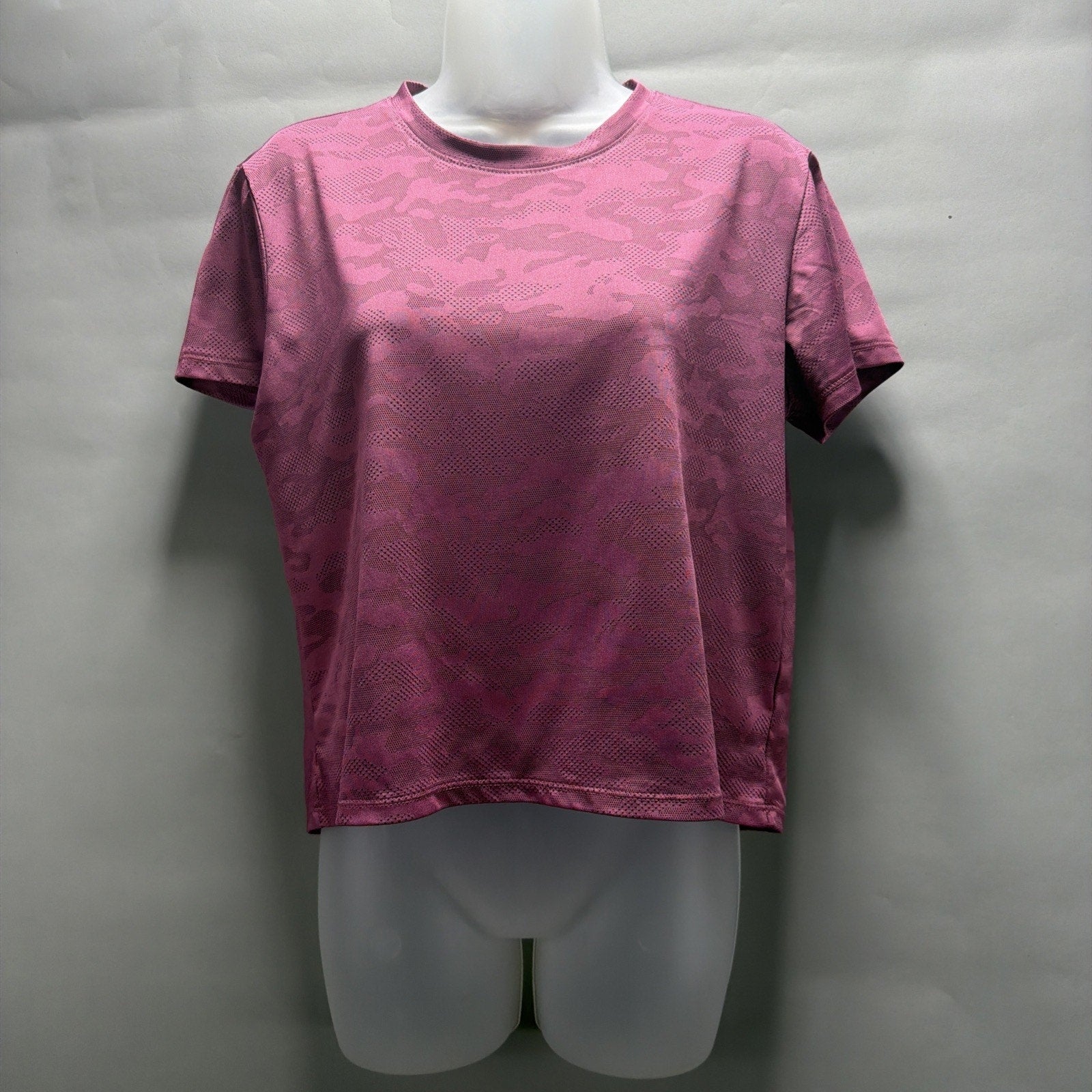 Spyder Active Wear Outdoor Athletic Women Purple Crop Shirt Size Medium￼